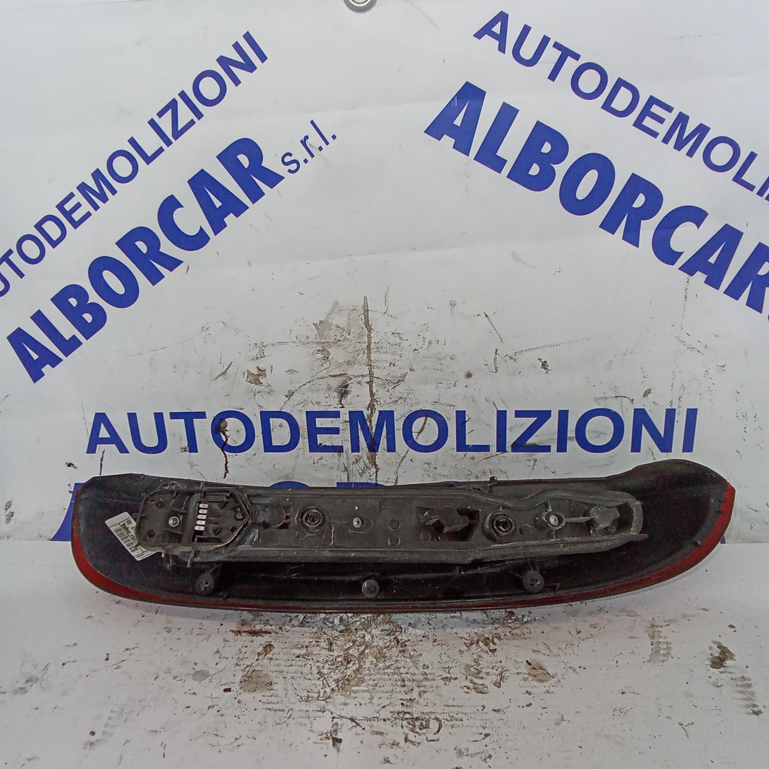 Piloto trasero izquierdo Opel Corsa año 2001