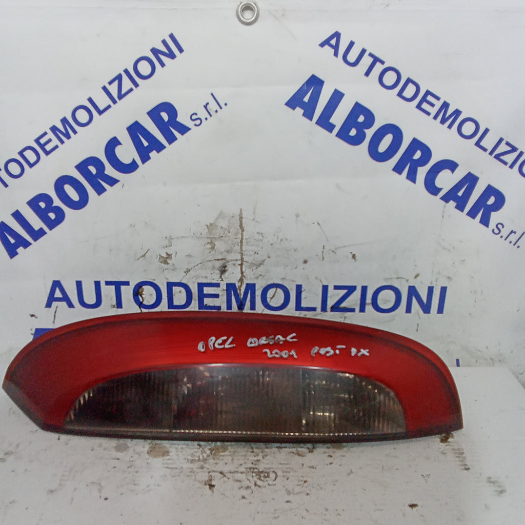 Piloto trasero derecho Opel Corsa año 2001