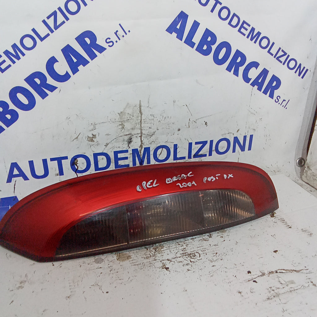 Piloto trasero derecho Opel Corsa año 2001