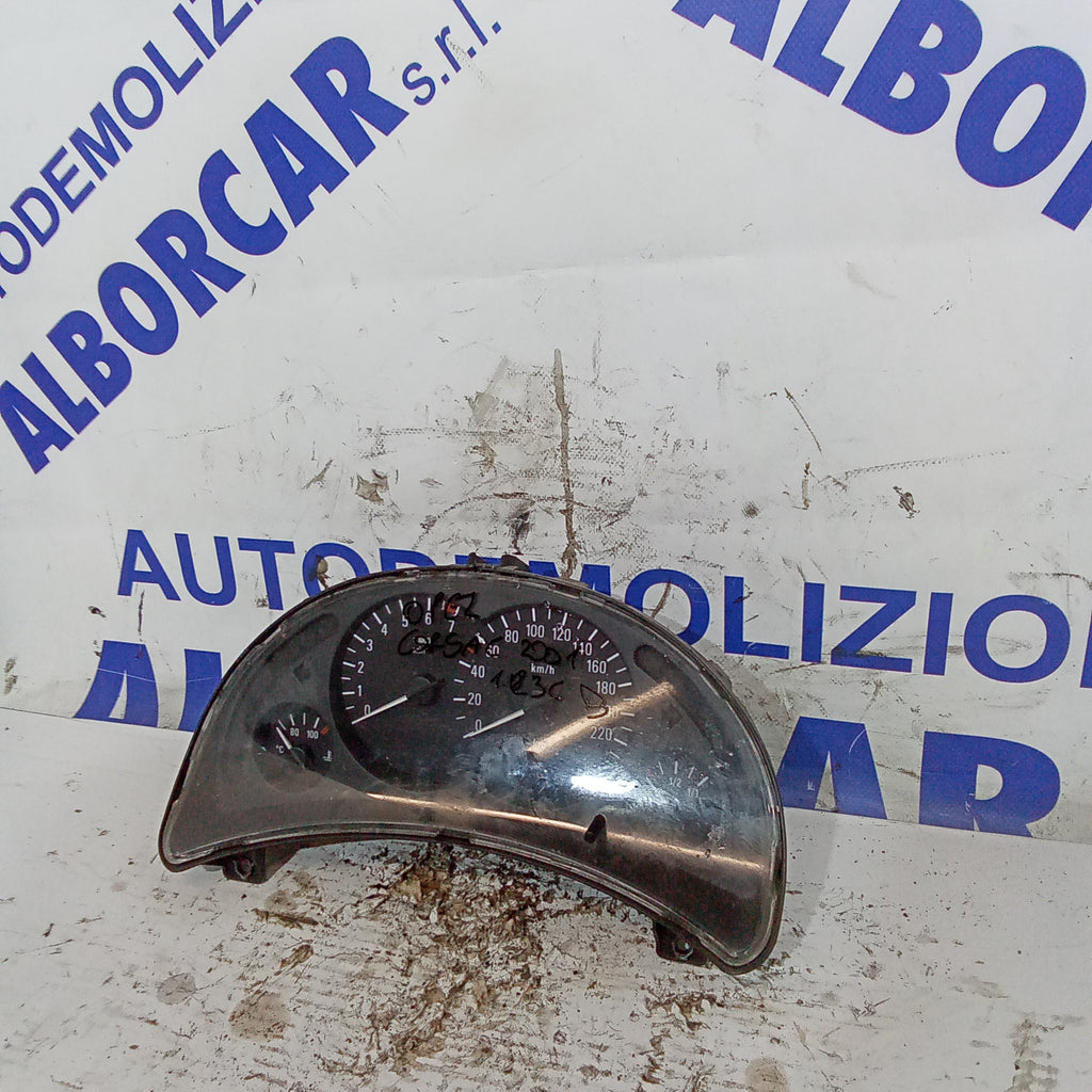 Quadro strumenti contachilometri opel corsa 1.3cdti anno 2001 codice 8311302