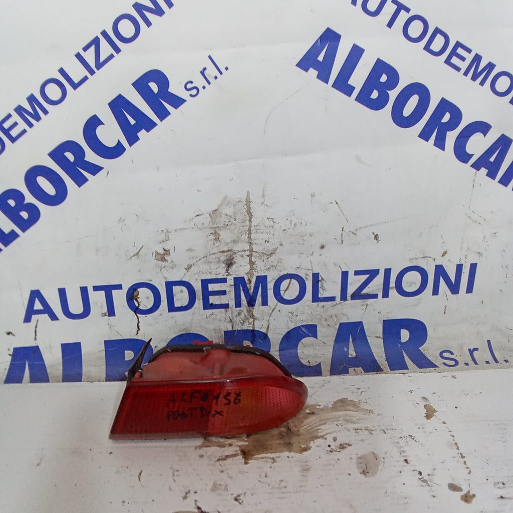 Alfa 156 1.9 JTD right rear tail light