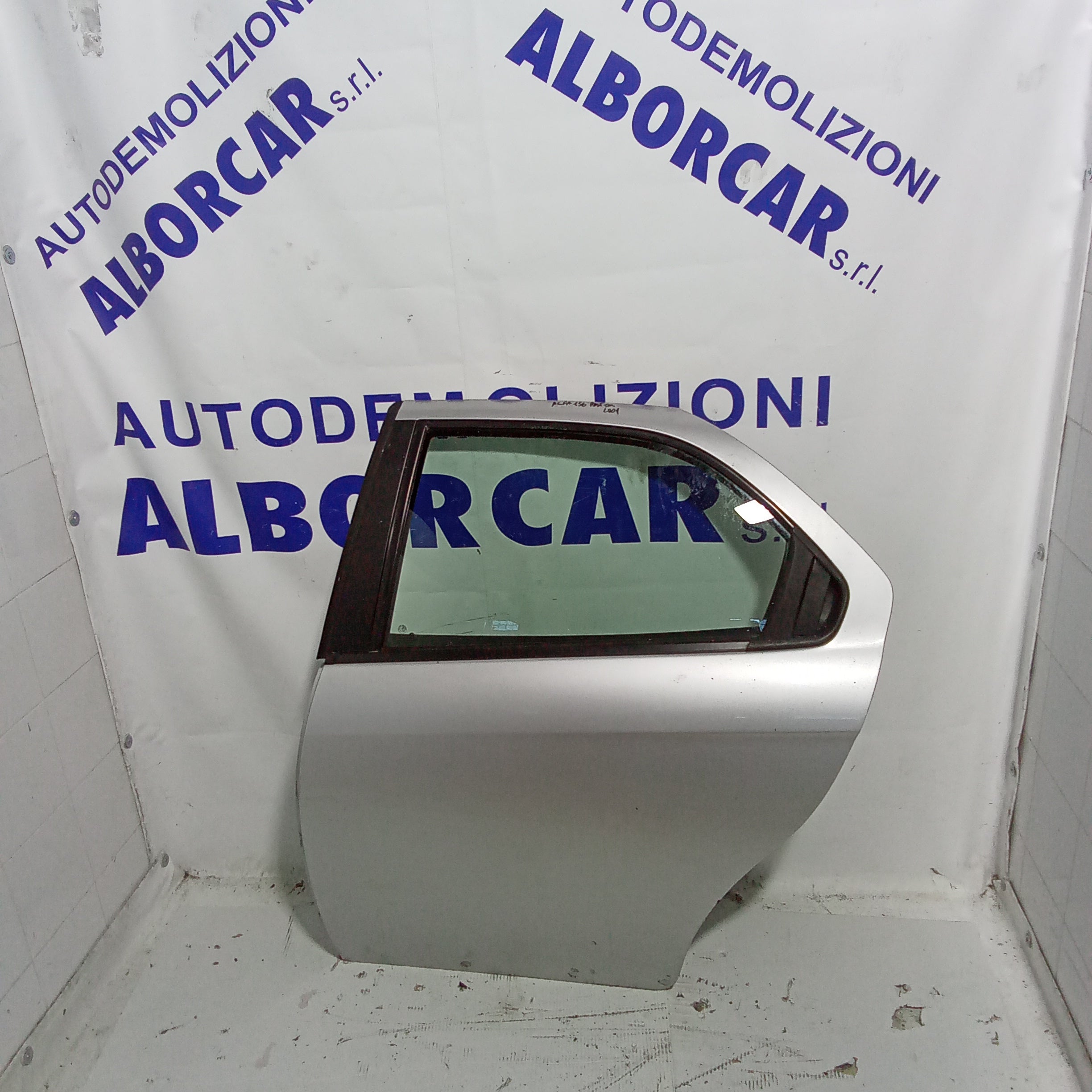 Puerta trasera izquierda (completa) Alfa 156 2.0 gasolina año 2001