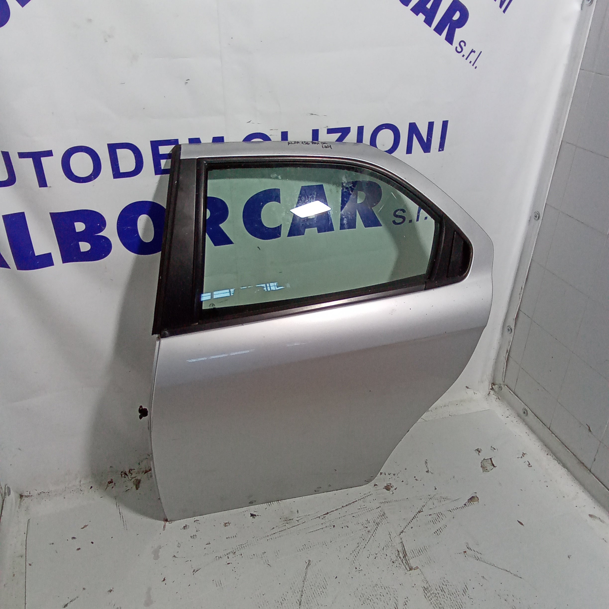 Puerta trasera izquierda (completa) Alfa 156 2.0 gasolina año 2001