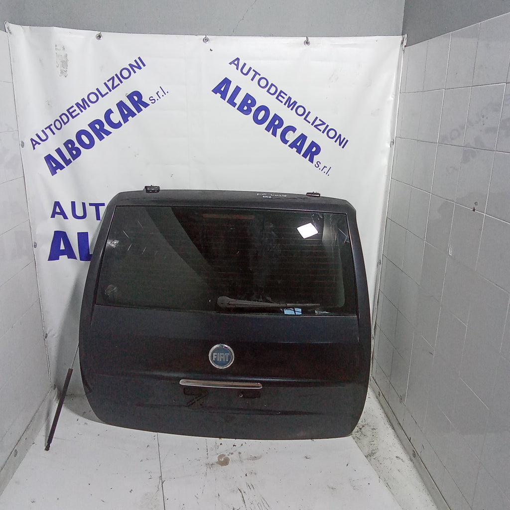 Portón trasero Fiat Ulysse 2.2 JTD año 2005