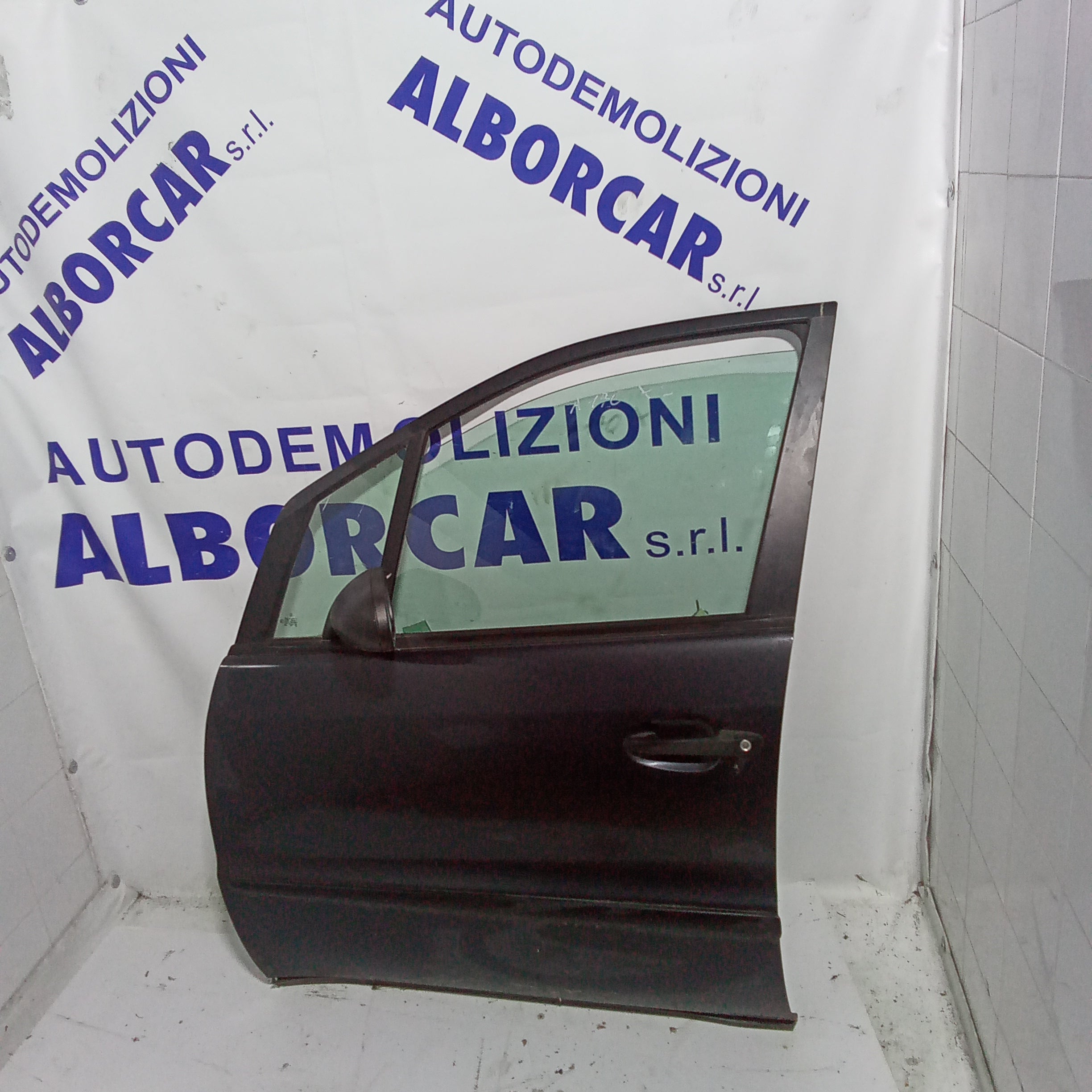 Complete front left door Mercedes A170 year 2002