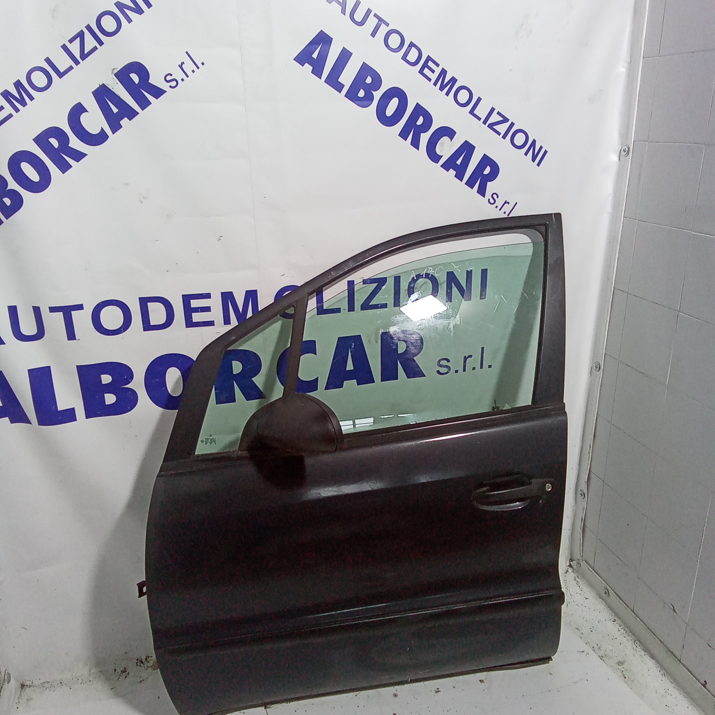 Complete front left door Mercedes A170 year 2002