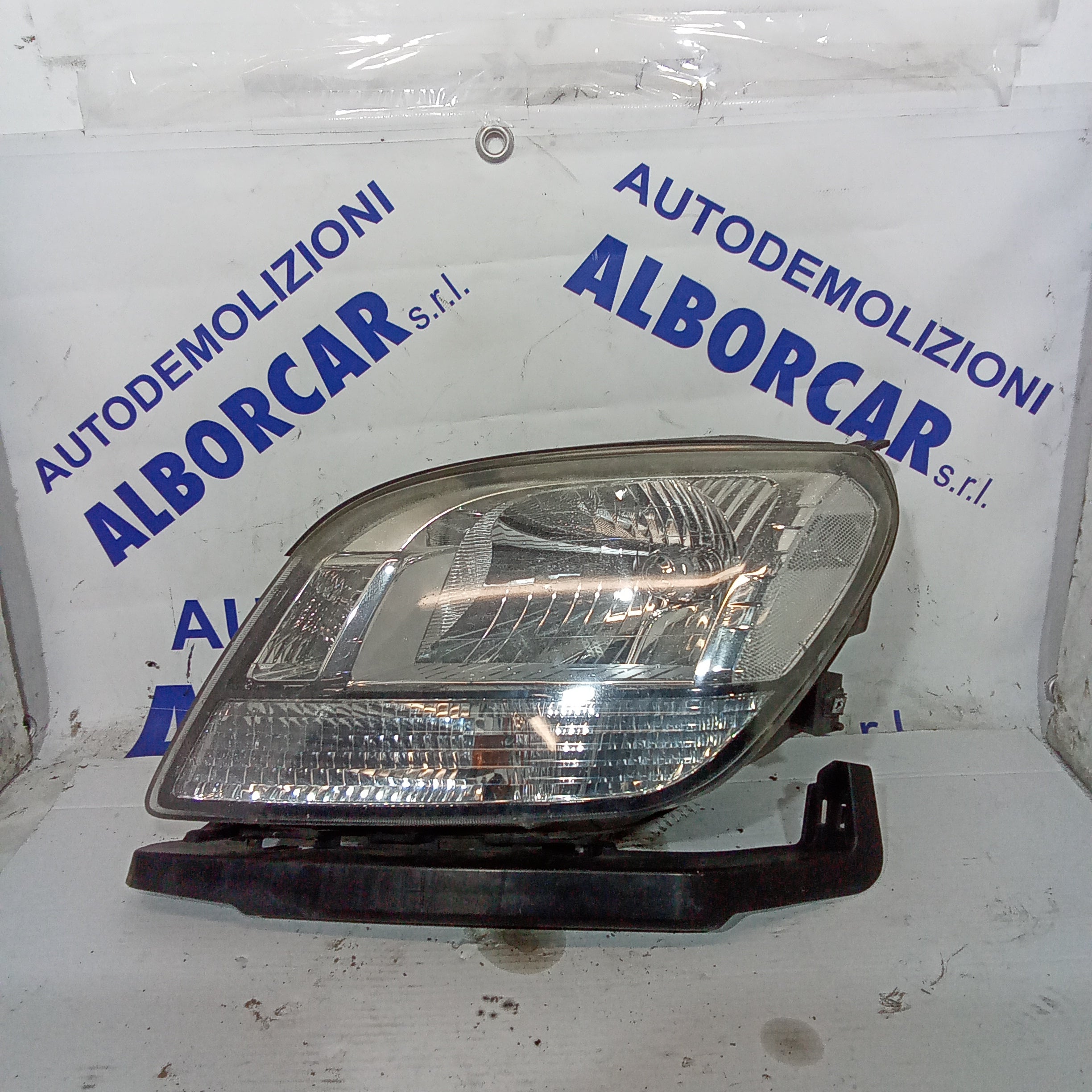 Faro fanale anteriore sinistro  Kia SPORTAGE 2004-2008