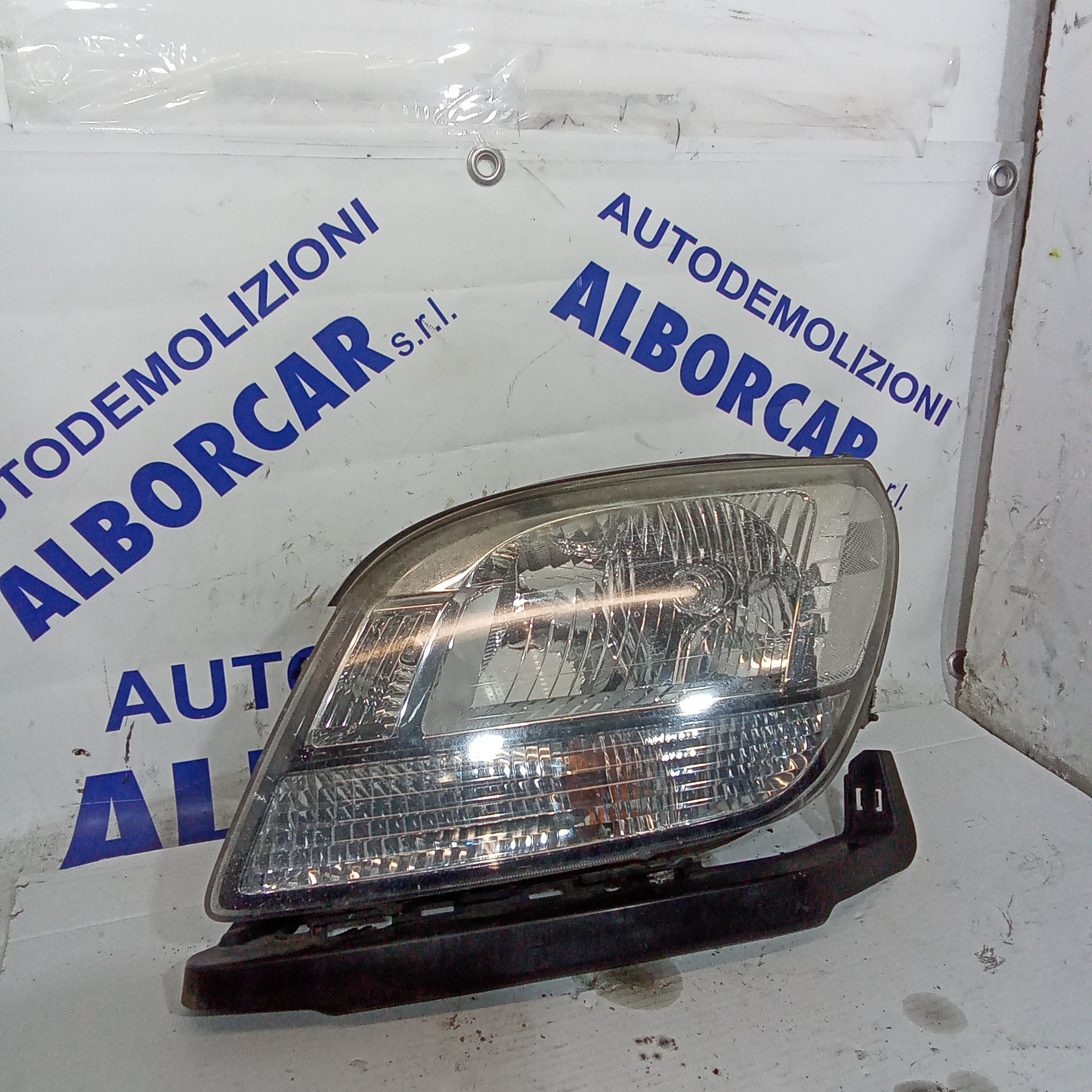 Faro fanale anteriore sinistro  Kia SPORTAGE 2004-2008