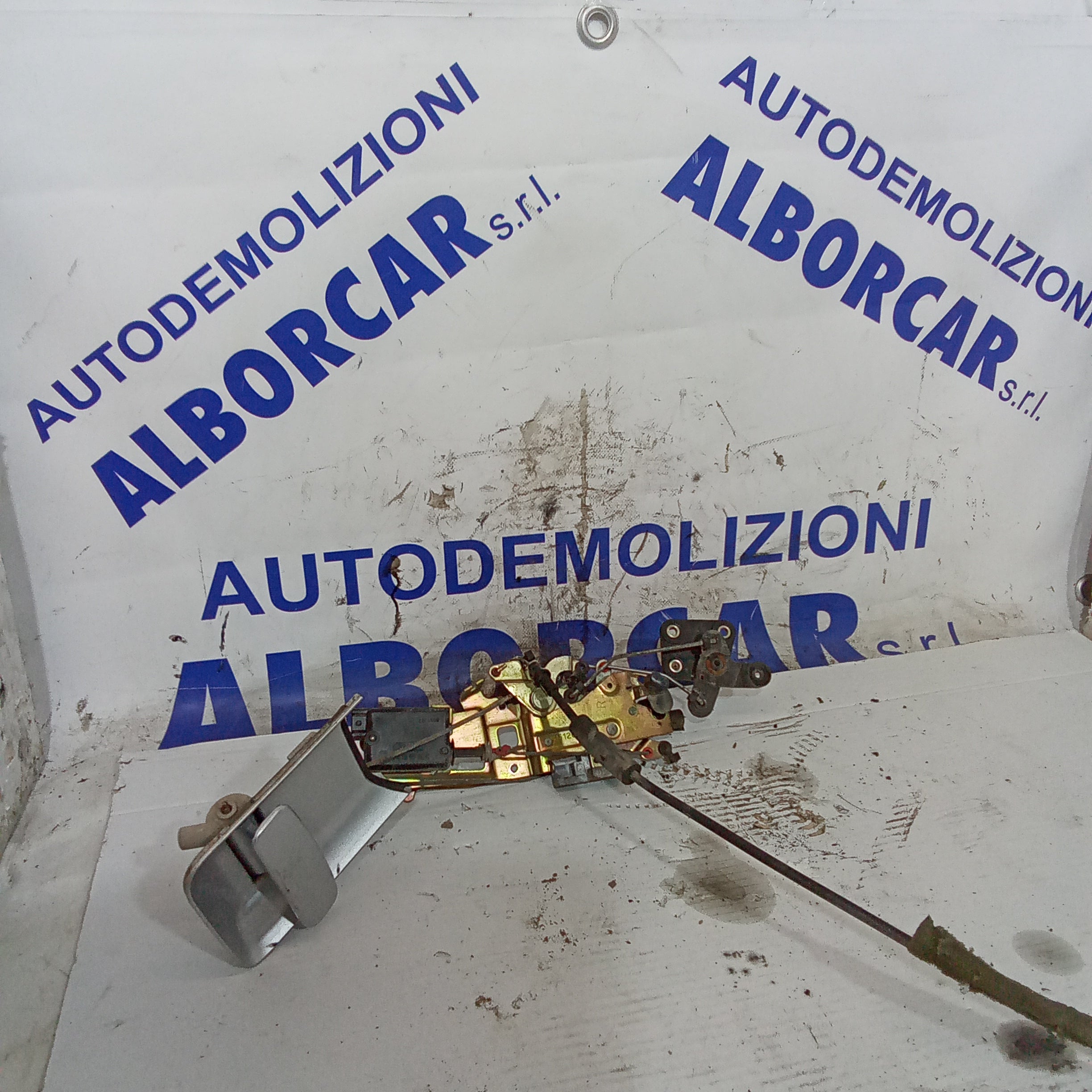 Maniglia con serratura posteriore destra citroen Berlingo 1.6d anno 2005