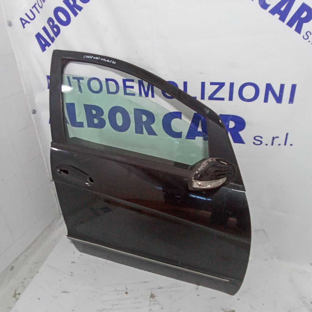 sportello anteriore destro  (completo)  mercedes A180 anno 2010