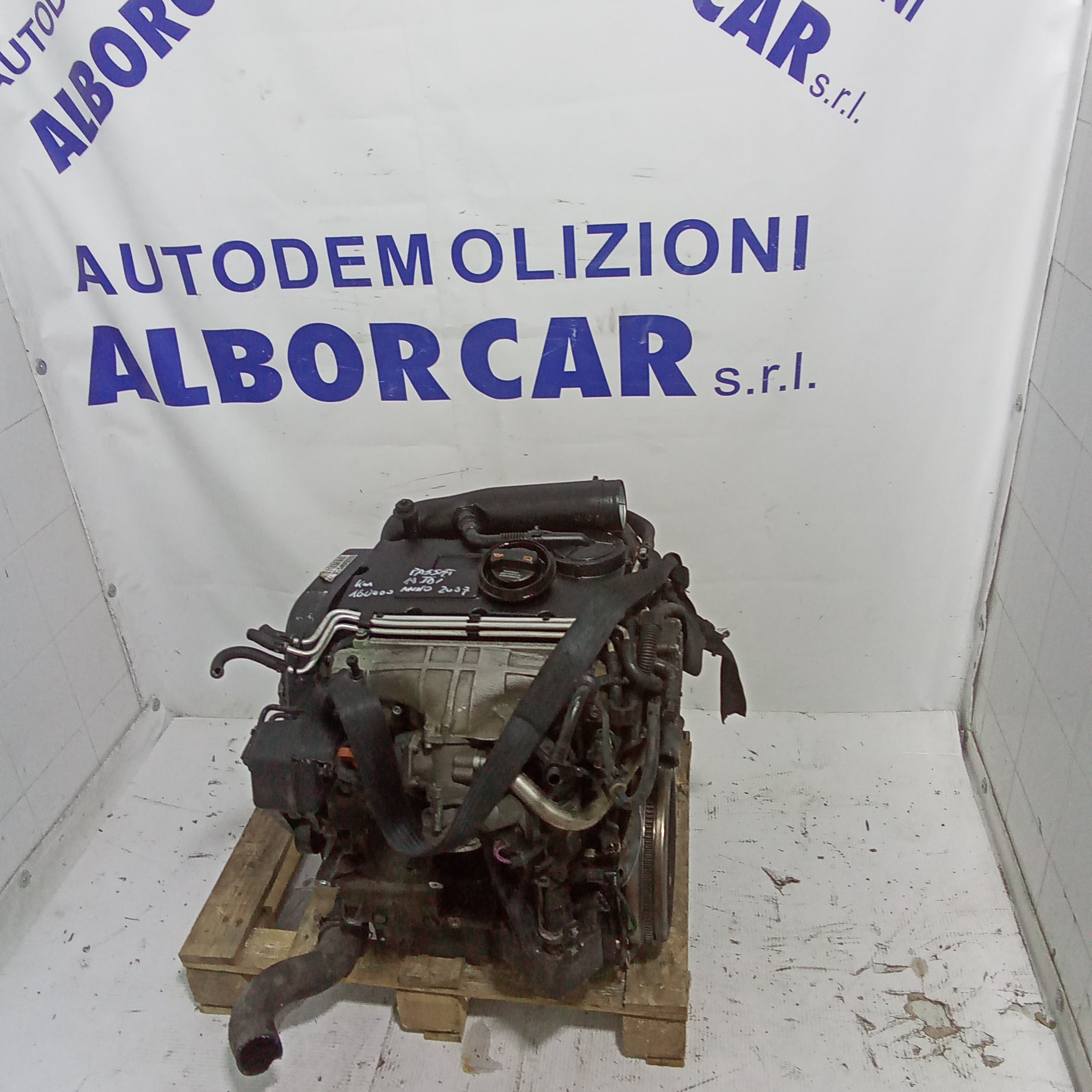 motore volkswagen passat 1.9tdi (completo) anno 2007 chilometri 160000 codice BKP
