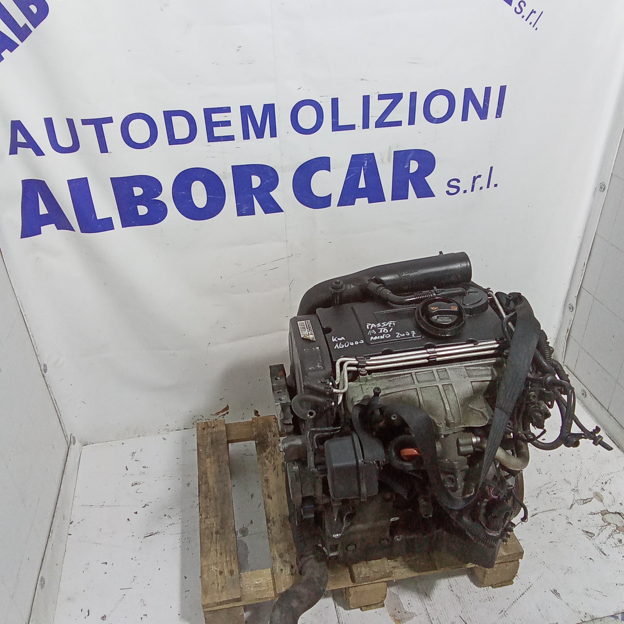 motore volkswagen passat 1.9tdi (completo) anno 2007 chilometri 160000 codice BKP