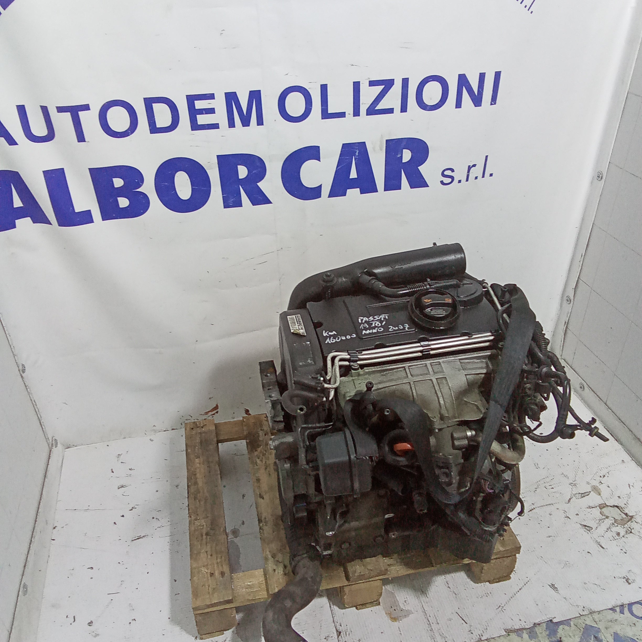 motore volkswagen passat 1.9tdi (completo) anno 2007 chilometri 160000 codice BKP