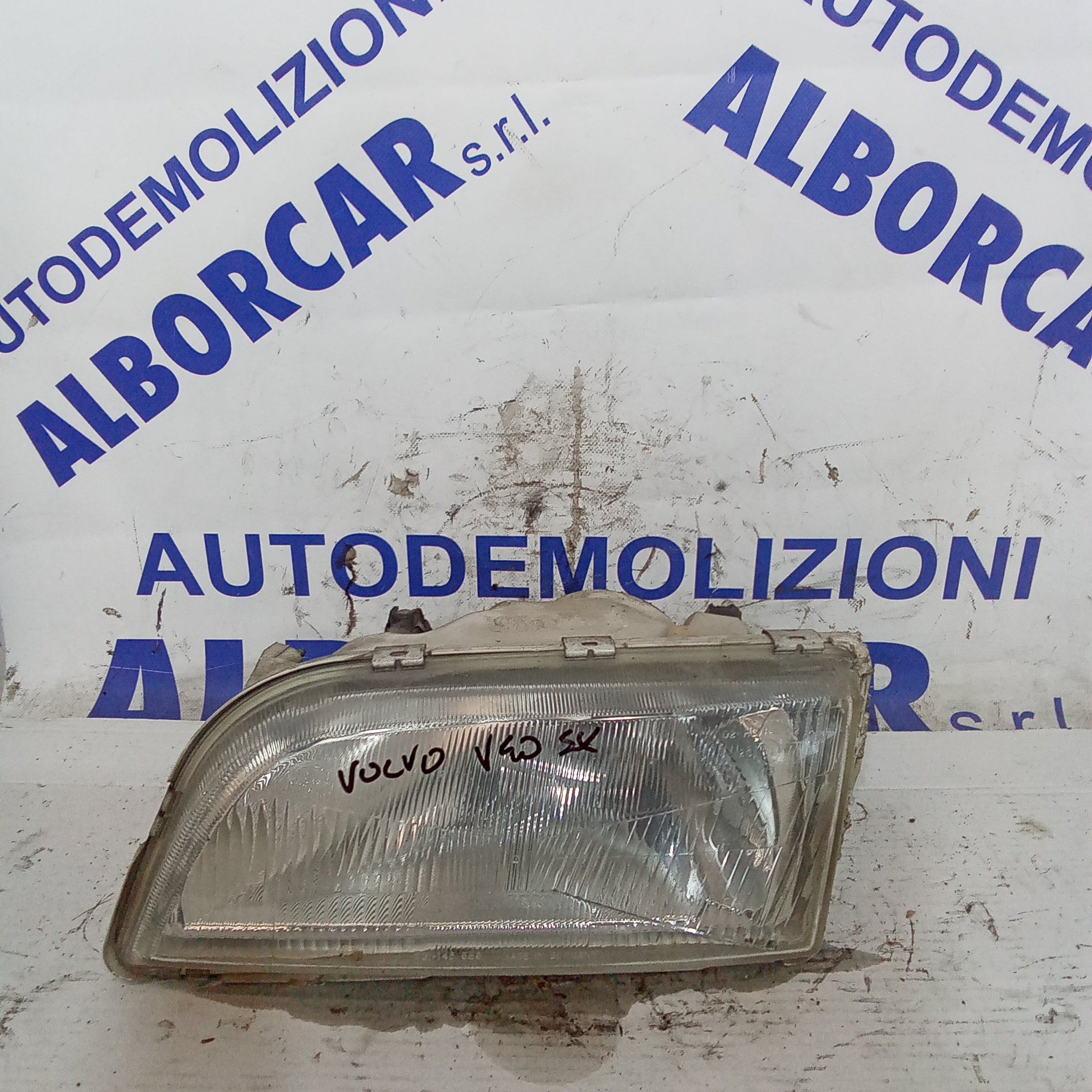 Front left headlight Volvo V40 year 2002