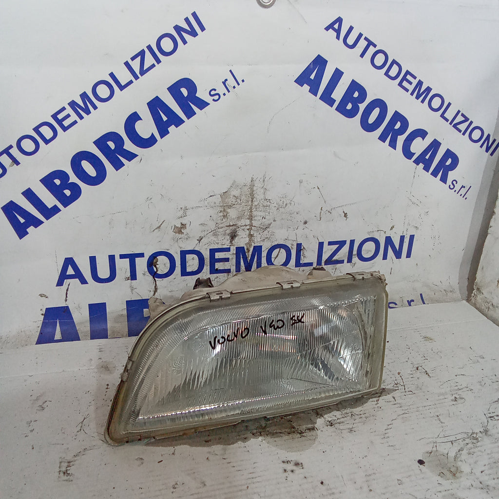 Front left headlight Volvo V40 year 2002