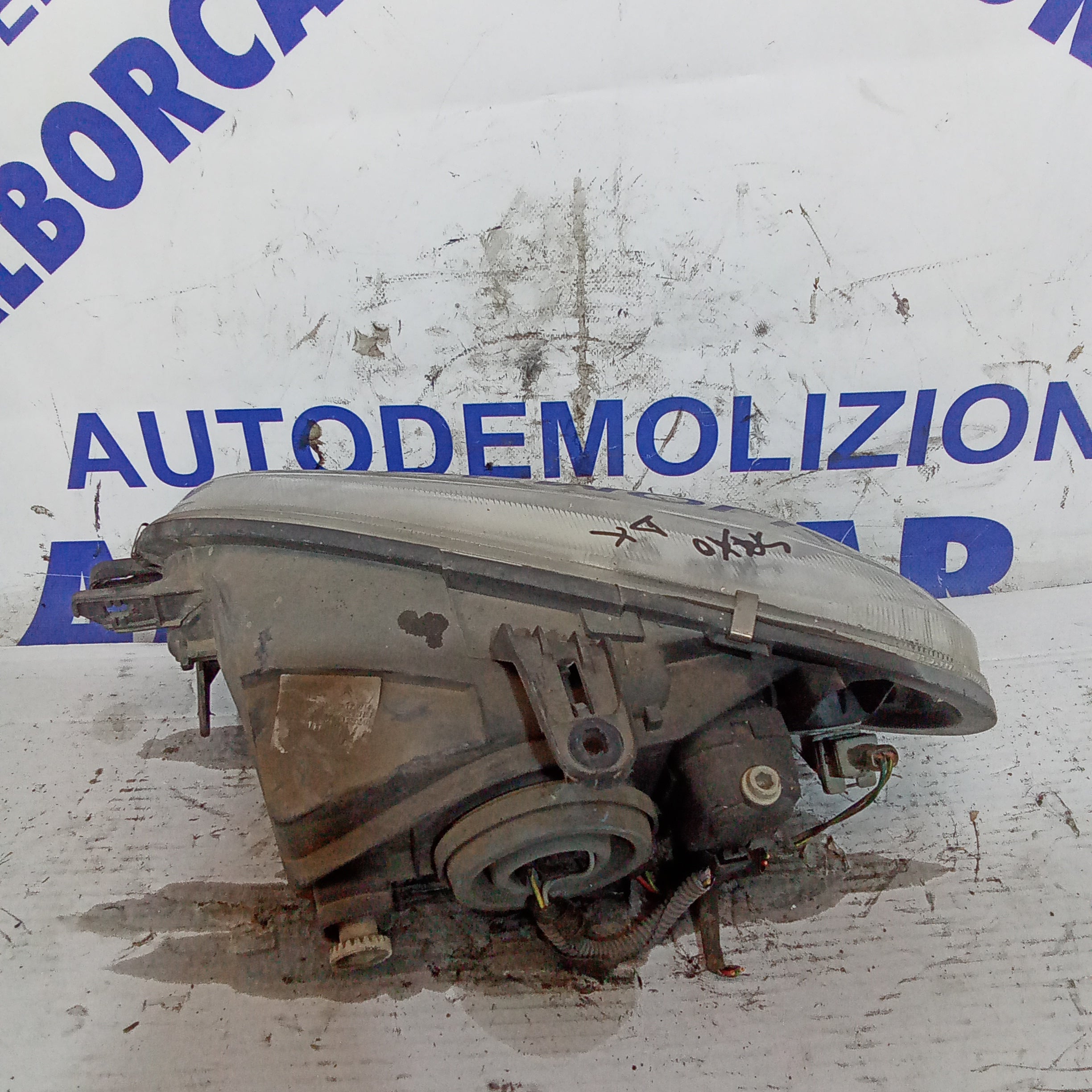 right front headlight citroen saxo 2001