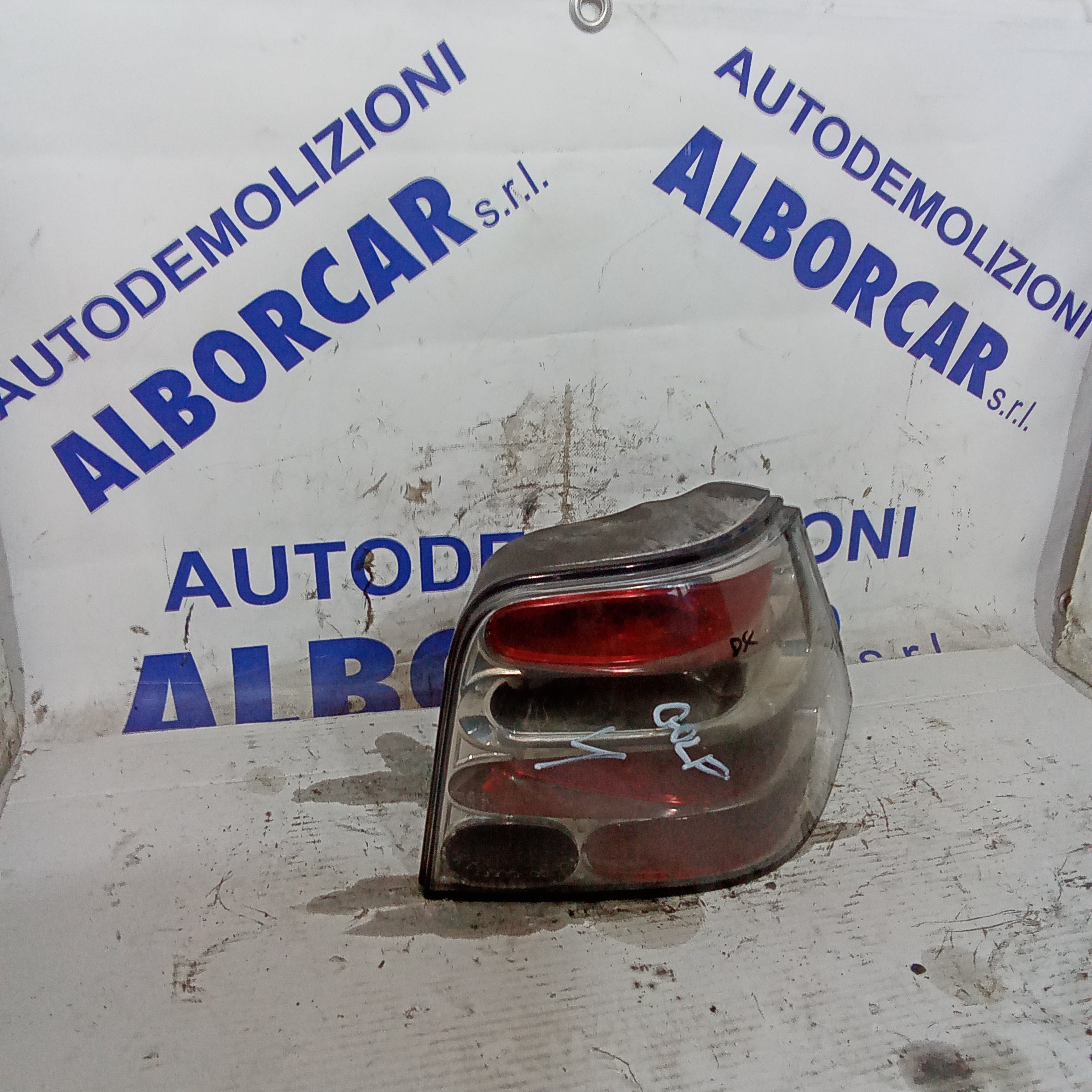 Right rear tail light Golf 4 year 2002
