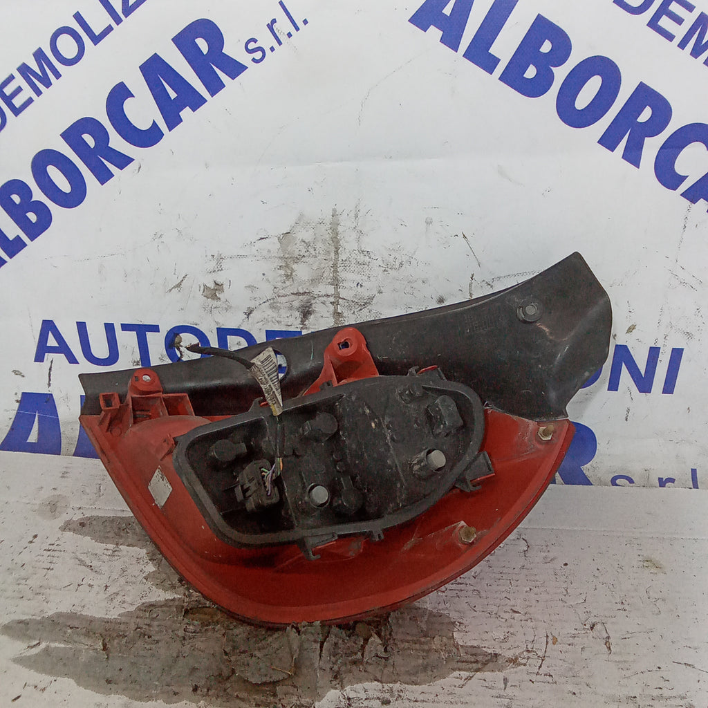 Fanale stop posteriore sinistro renault clio  anno 2002