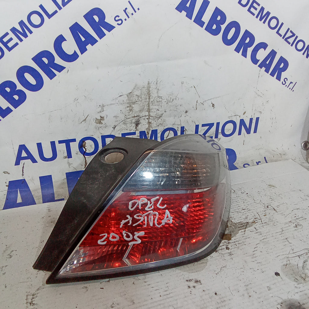 Piloto trasero derecho Opel Astra año 2005