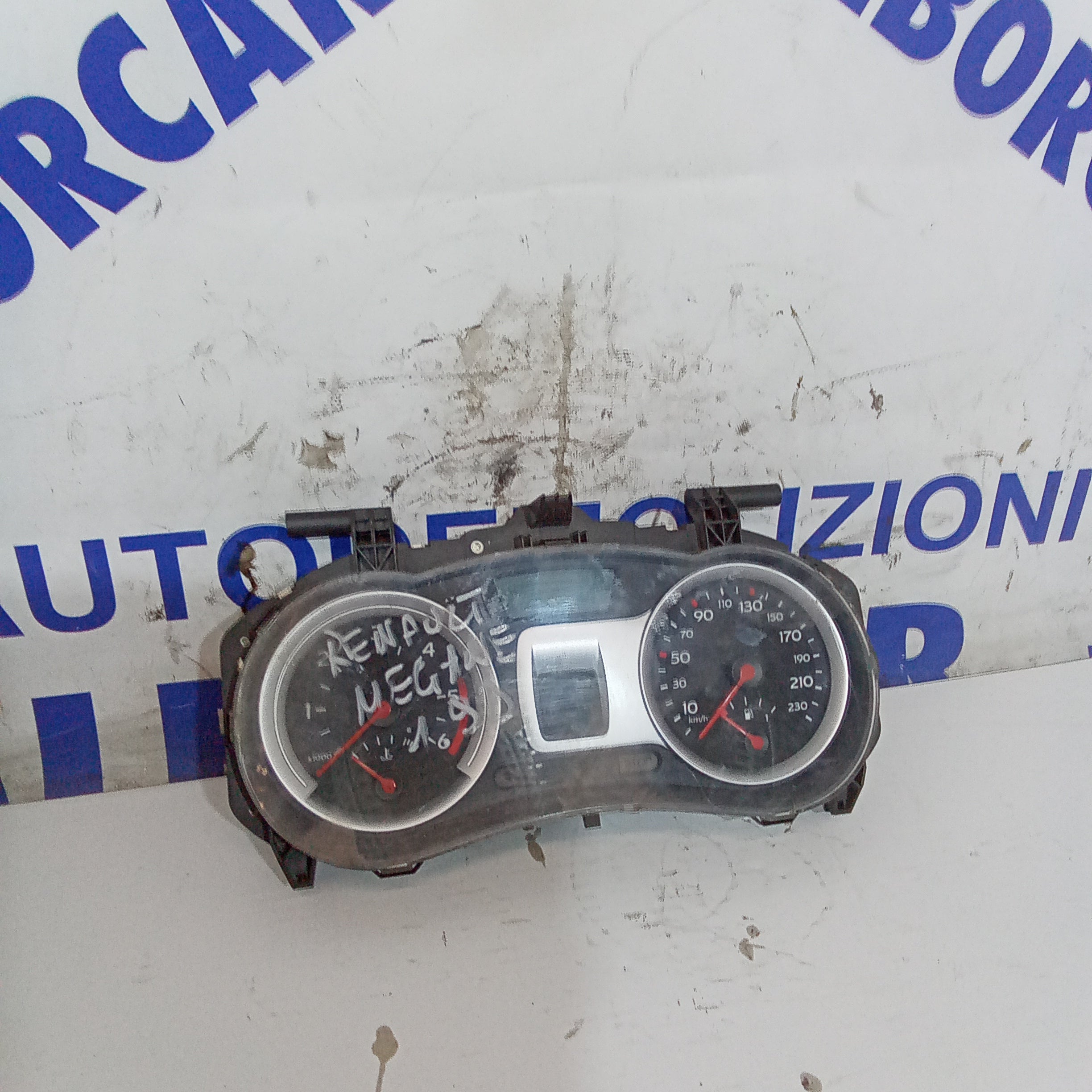 Dashboard odometer Renault Megane 1.9cdti year 2006