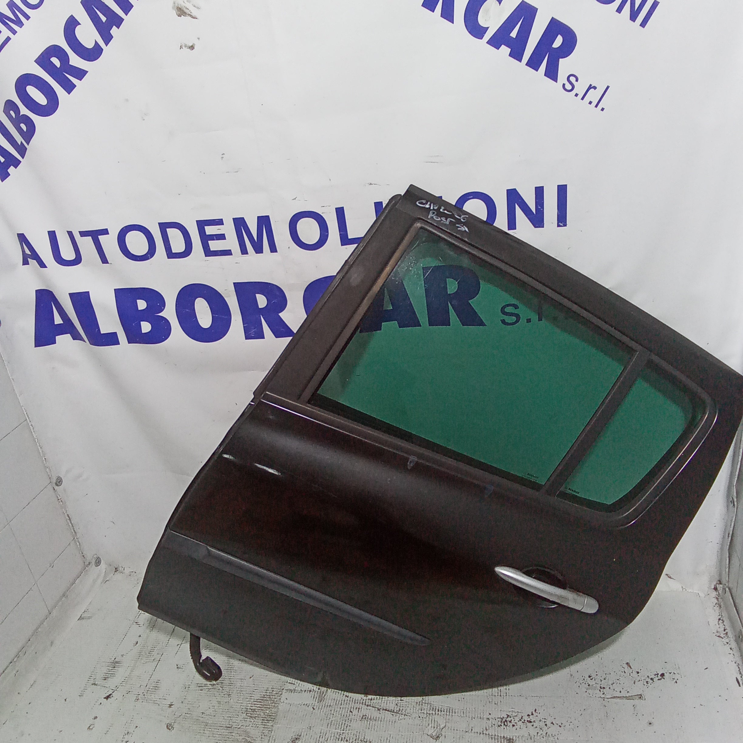 Complete left rear door Renault Clio year 2006