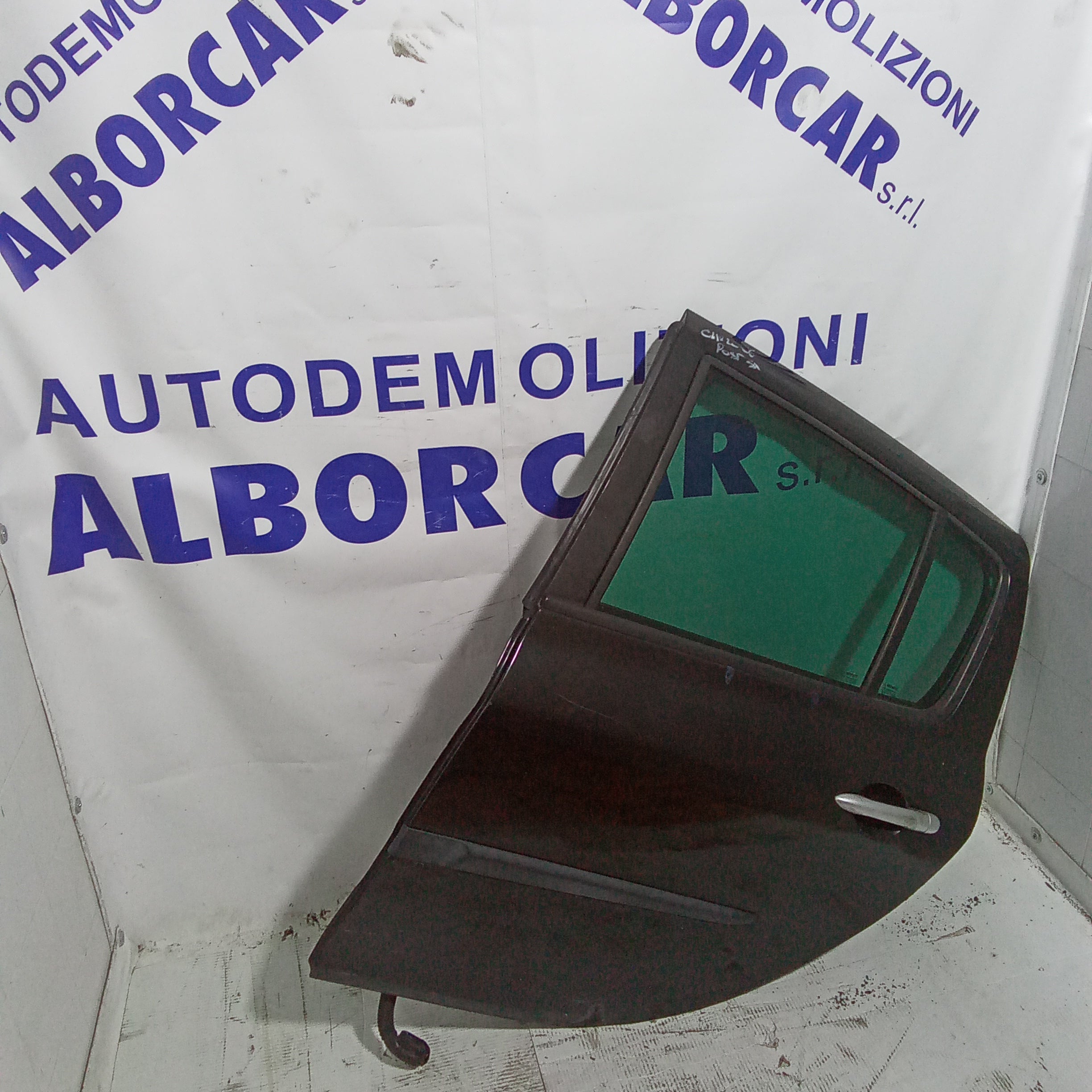 Complete left rear door Renault Clio year 2006