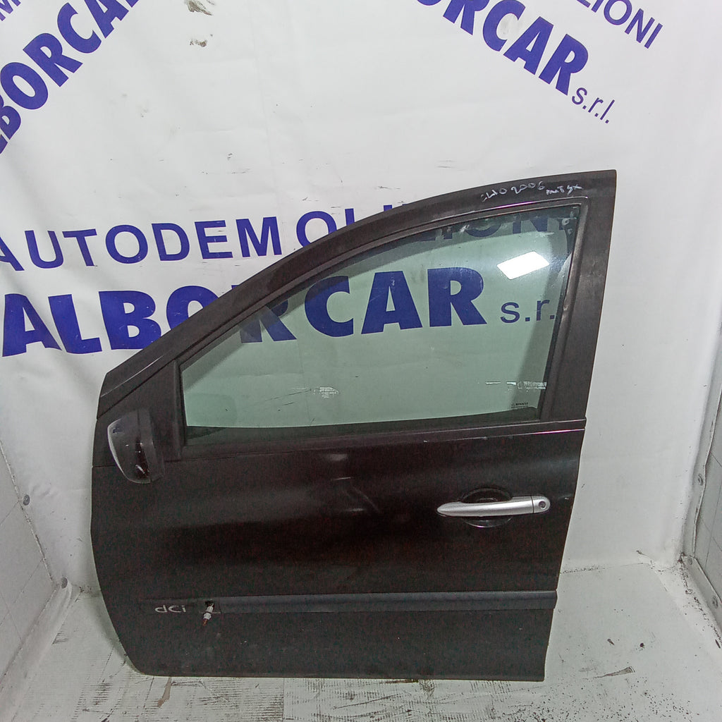Complete front left door Renault Clio dCi year 2006