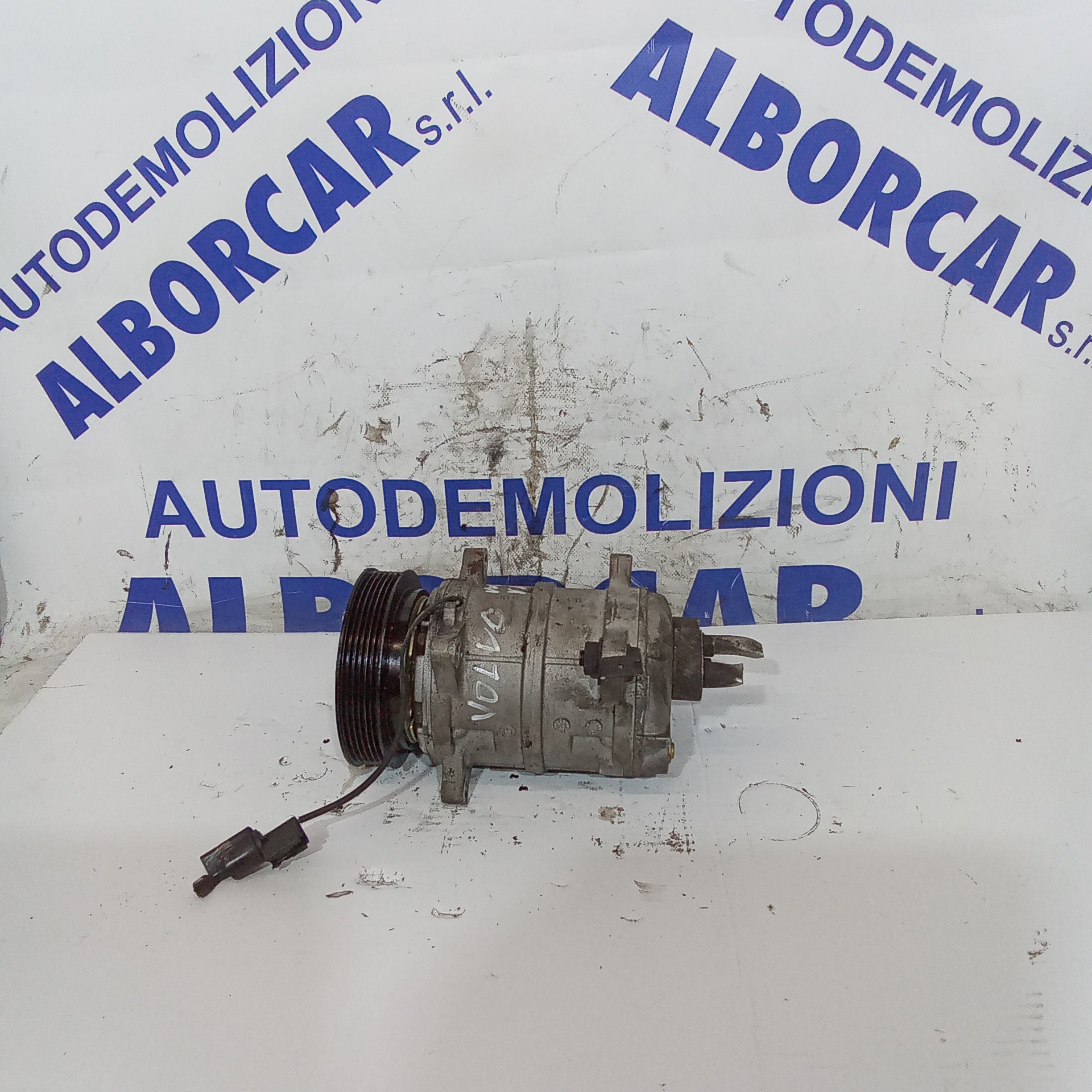Volvo V40 petrol air conditioning compressor year 1997