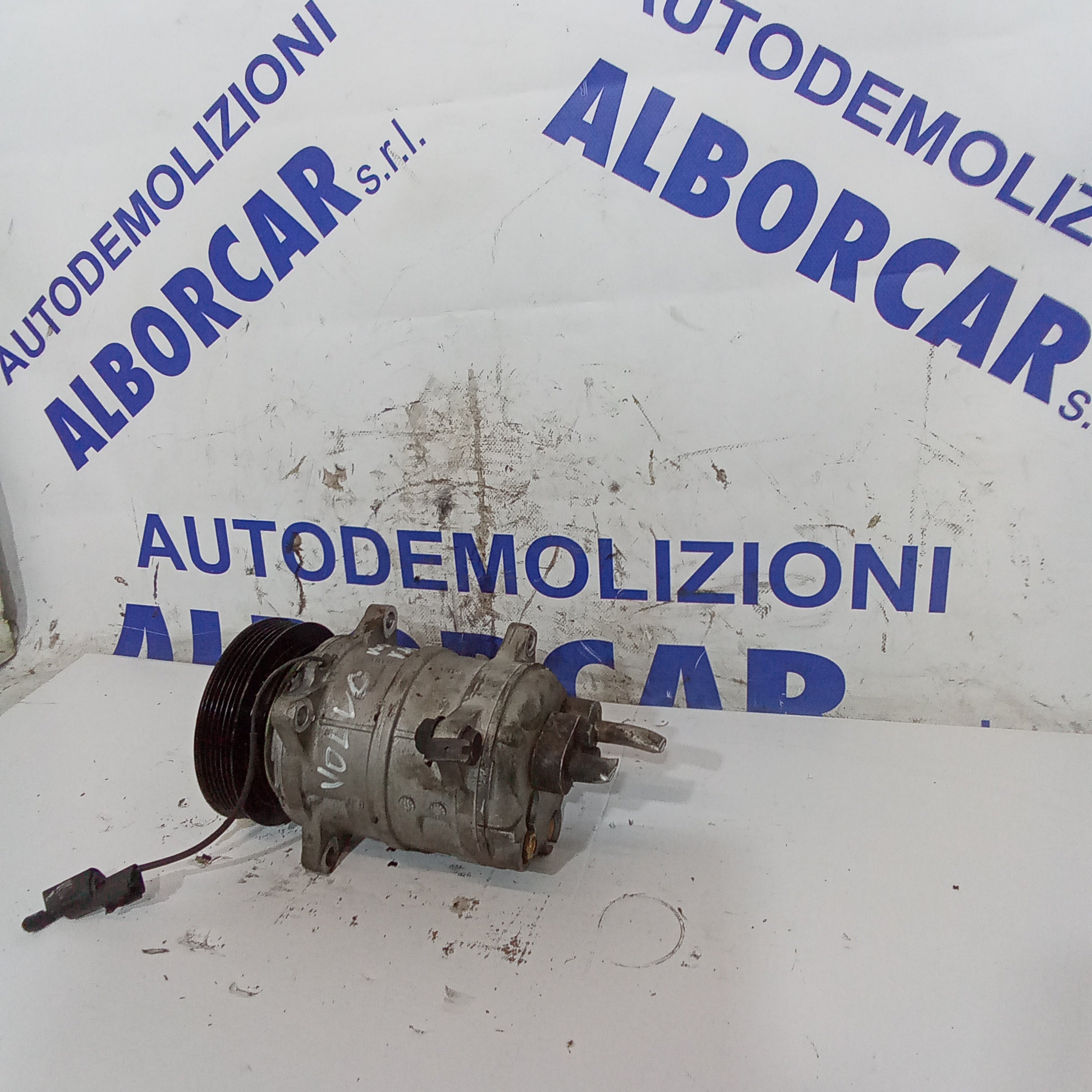 Volvo V40 petrol air conditioning compressor year 1997