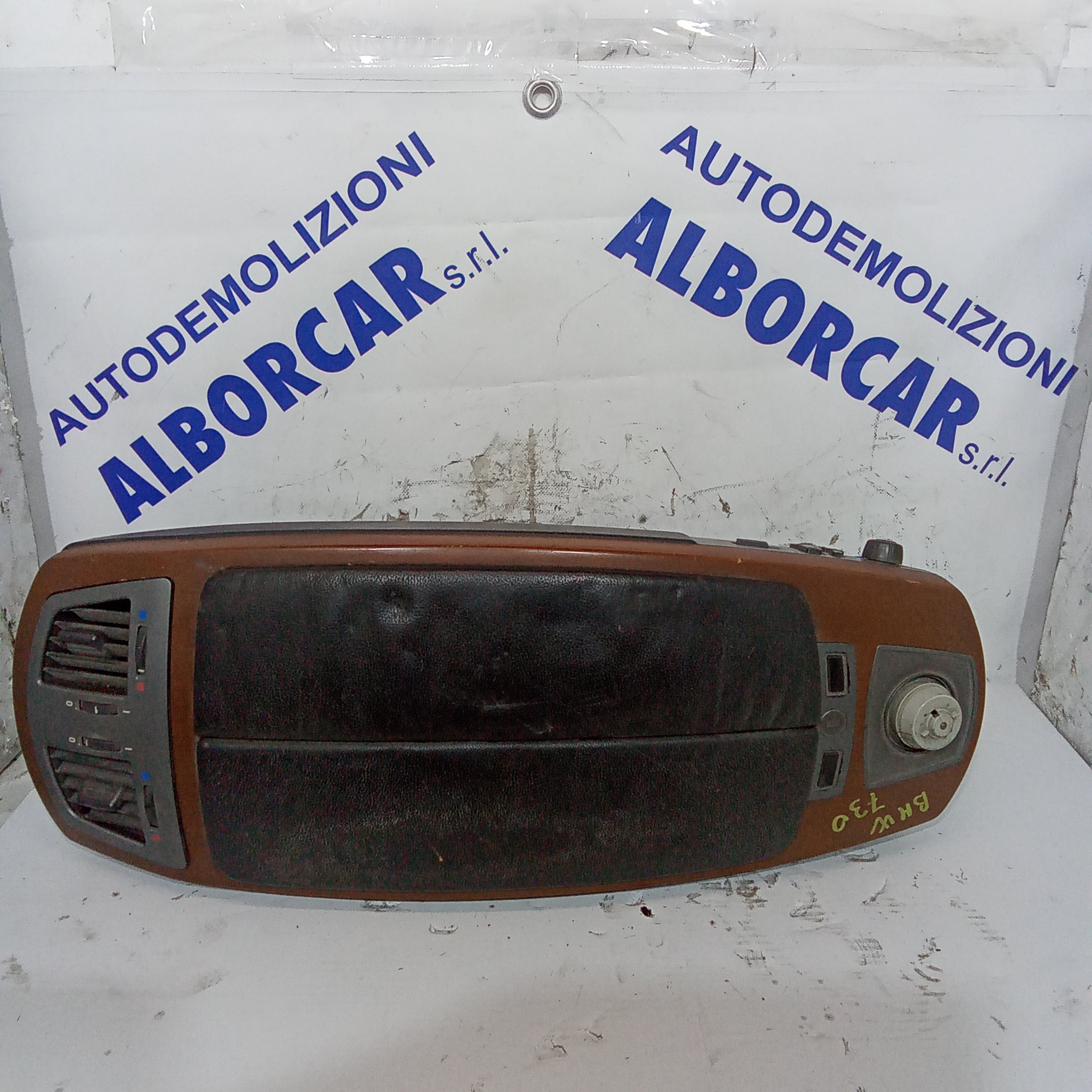 BMW 730 2004 refrigerator storage armrest