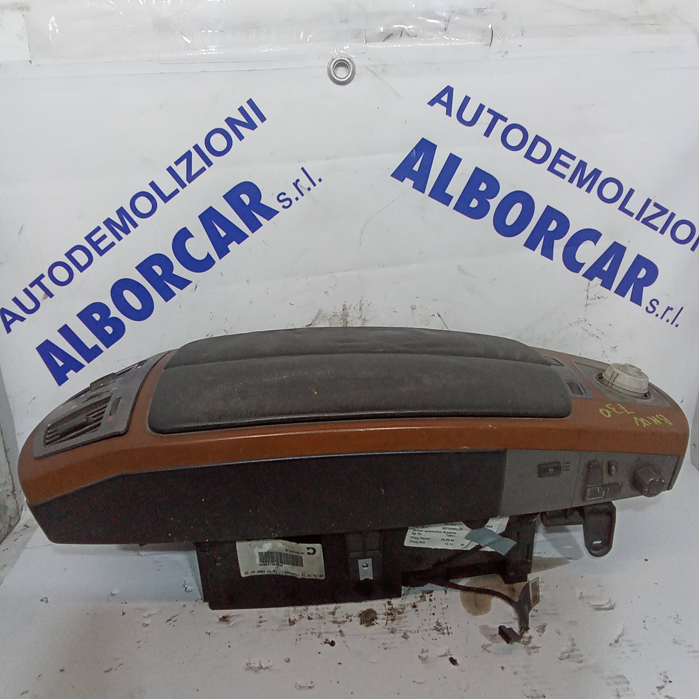 BMW 730 2004 refrigerator storage armrest