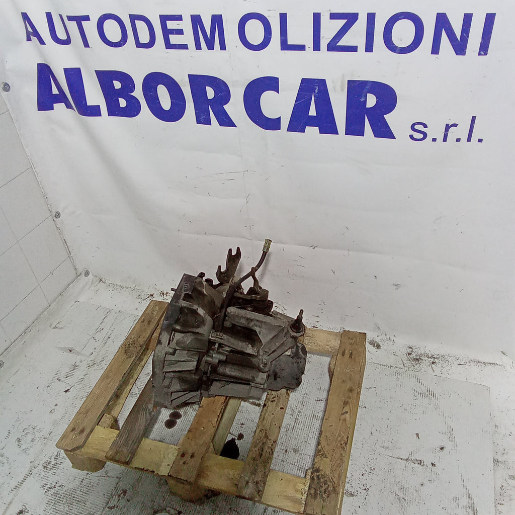 Complete gearbox Renault Clio 1.5dci year 2006