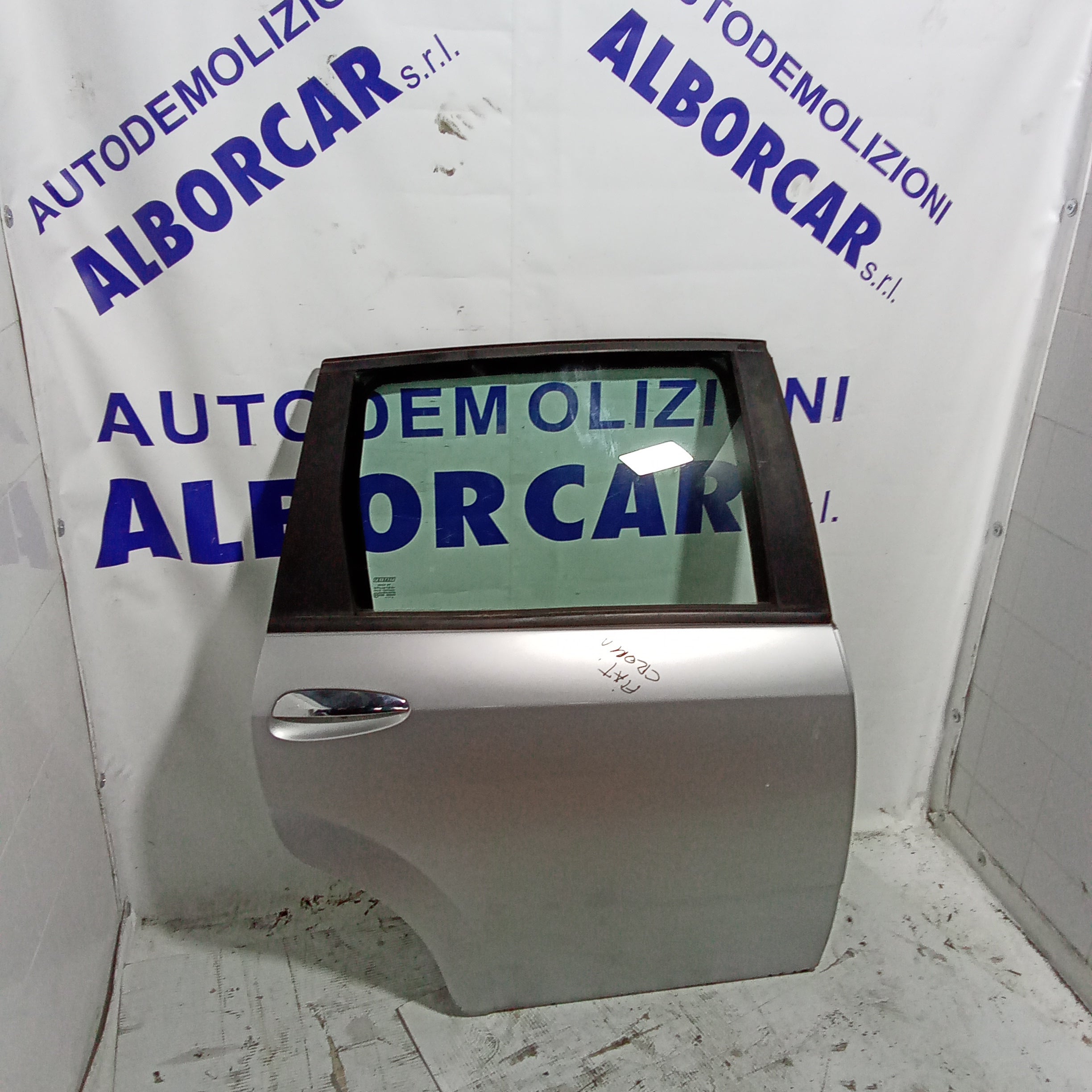 Complete right rear door Fiat Croma 1.9mjt year 2006