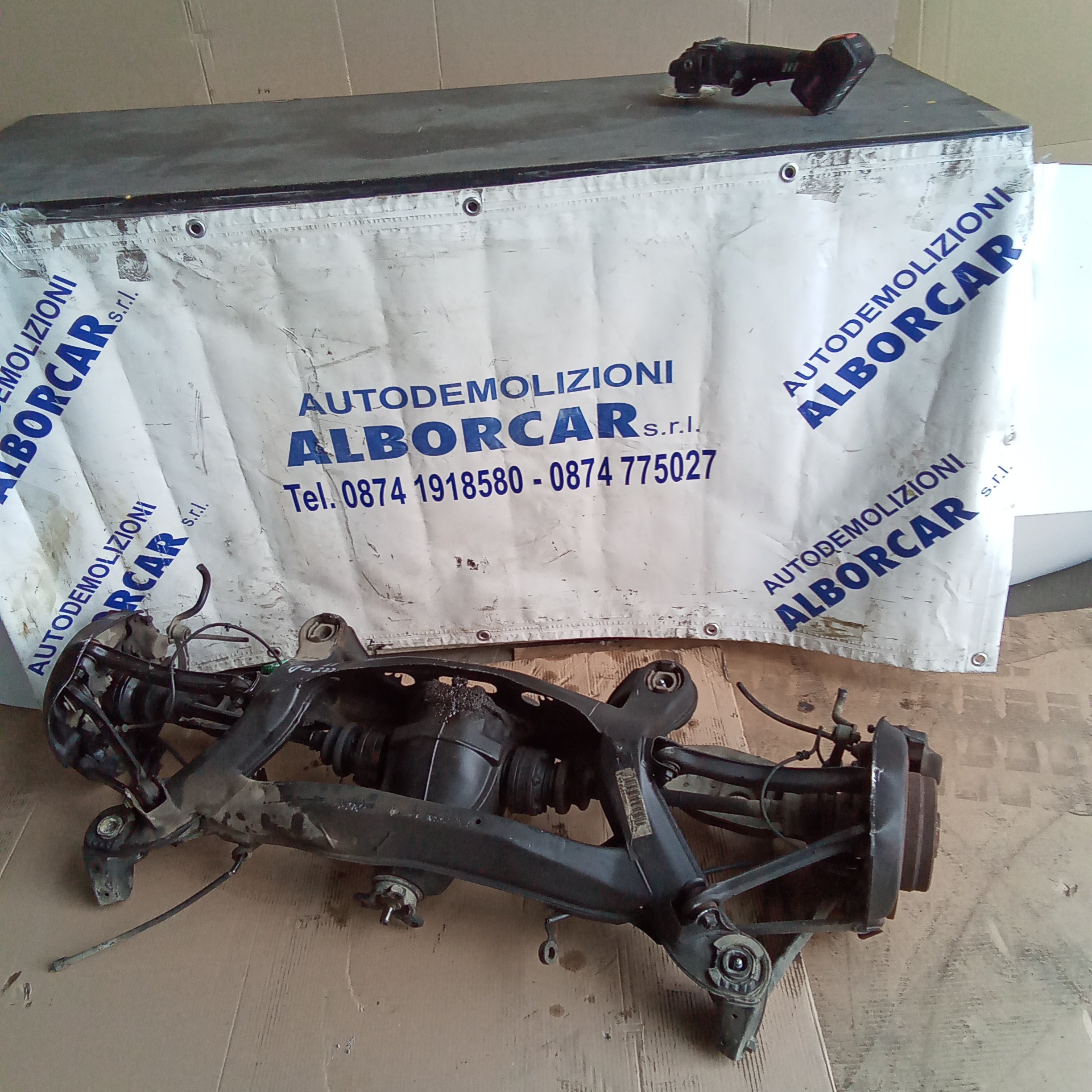 Complete rear axle assembly Mercedes C220 CDI year 1999
