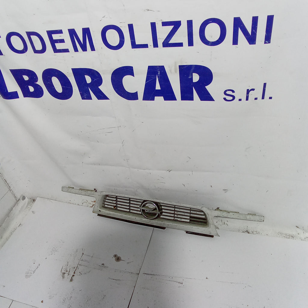 mascherina griglia frontale opel astra 1.7 anno 1995