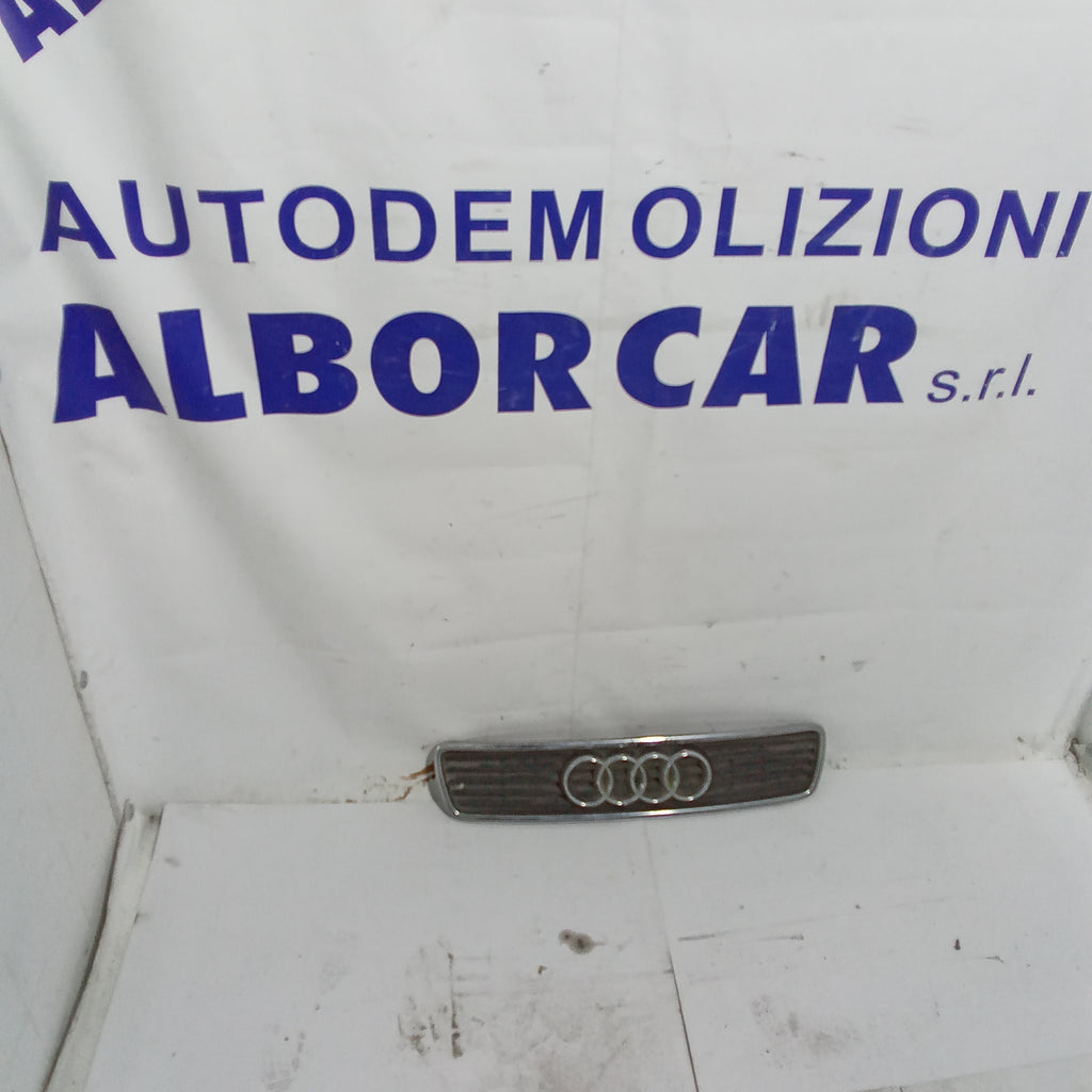 mascherina griglia frontale audi A4 anno 1995