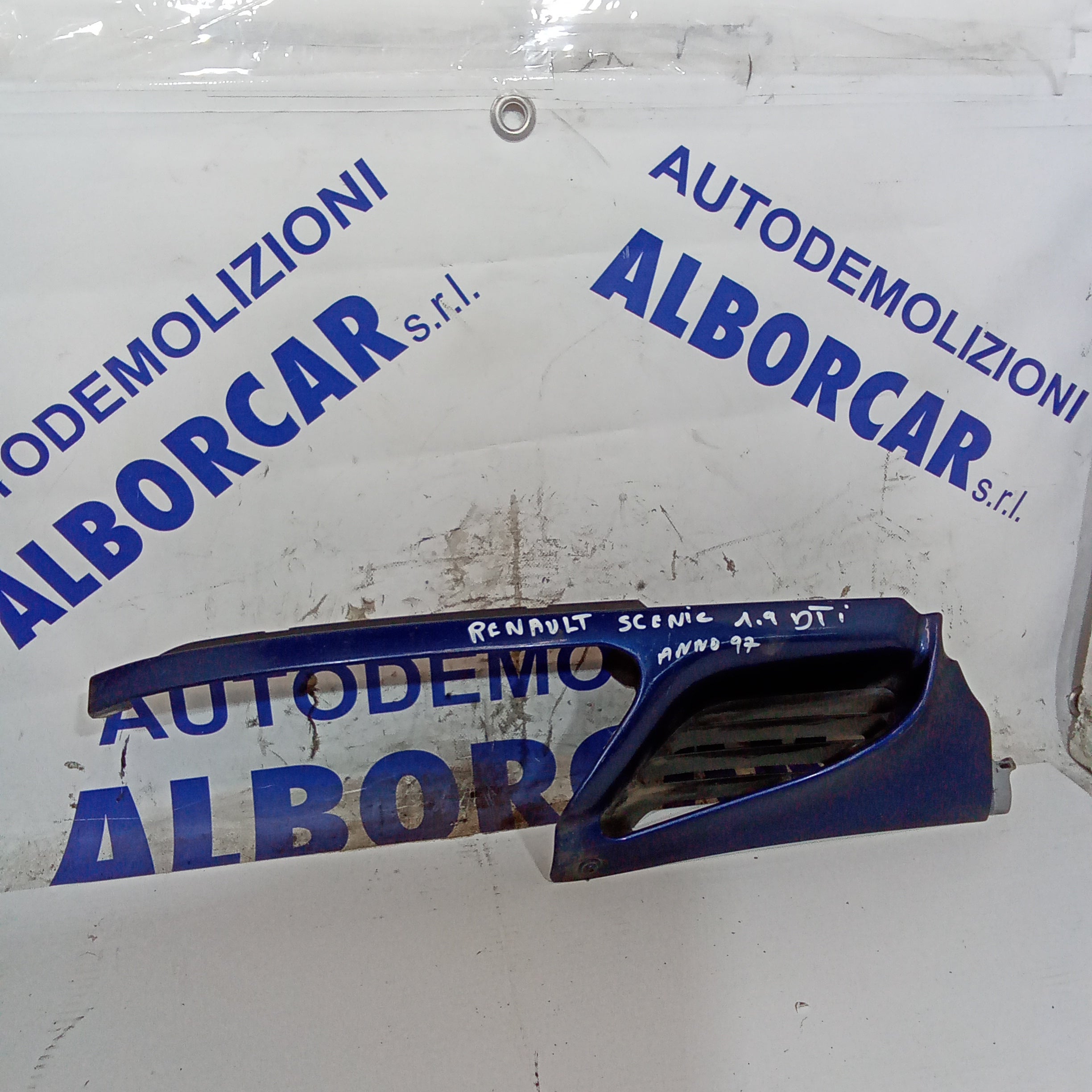 mascarilla rejilla frontal inferior izquierda renault scenic 1.9dti año 1997