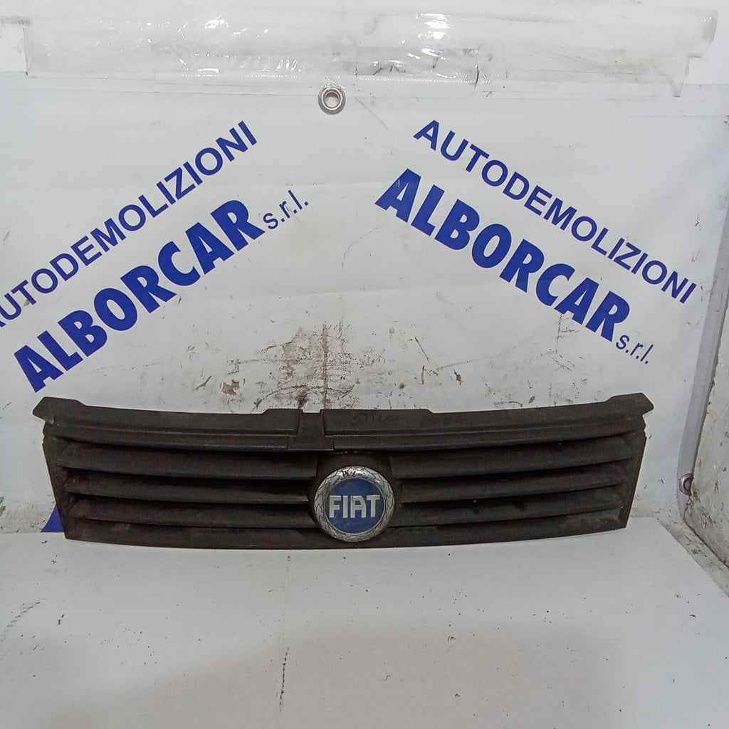 mascherina griglia frontale fiat stilo anno 2004