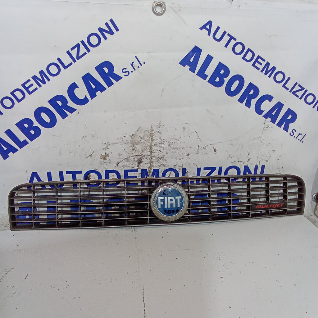 mascherina griglia frontale fiat grande punto anno 2006