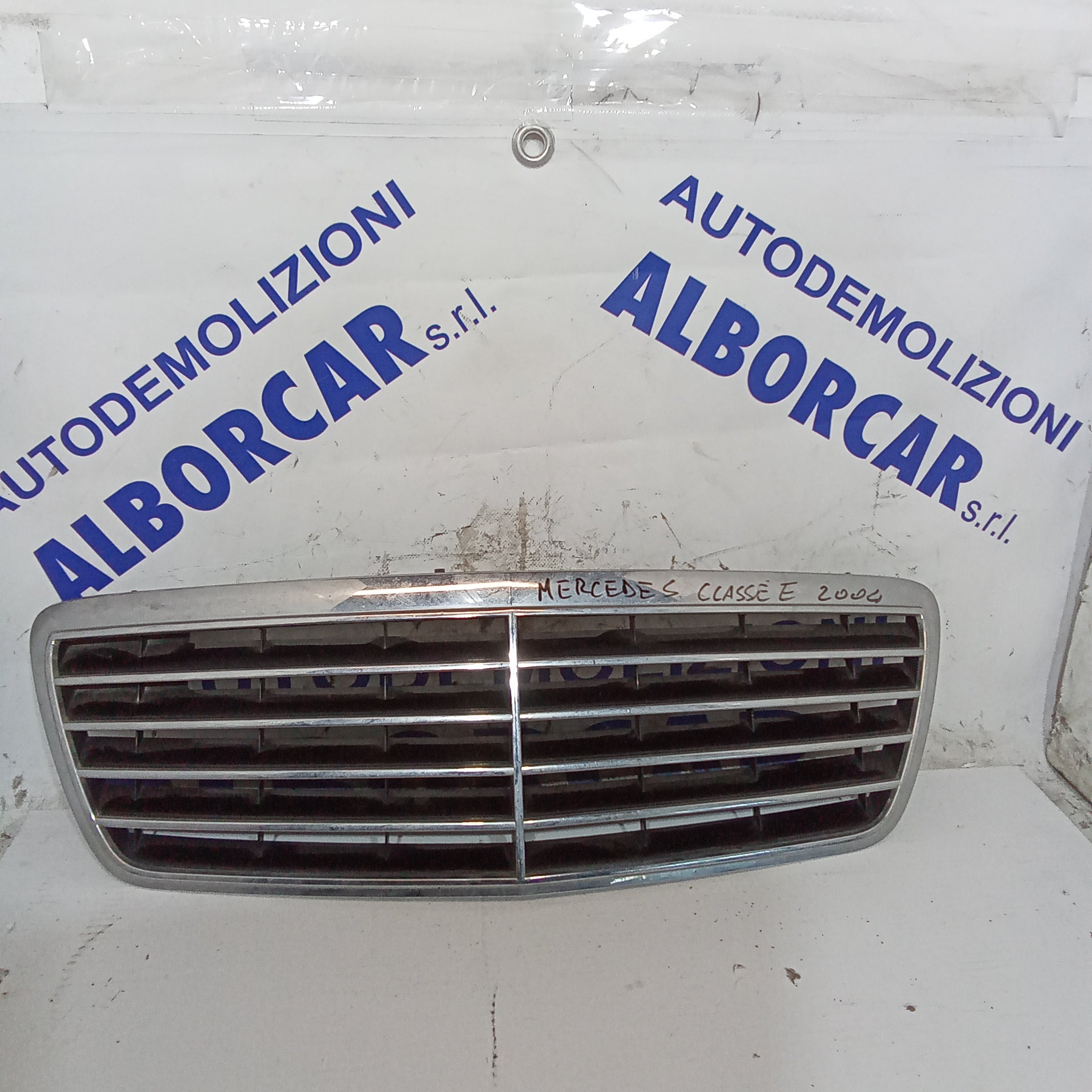 mascherina griglia frontale mercedes classe E anno 2004