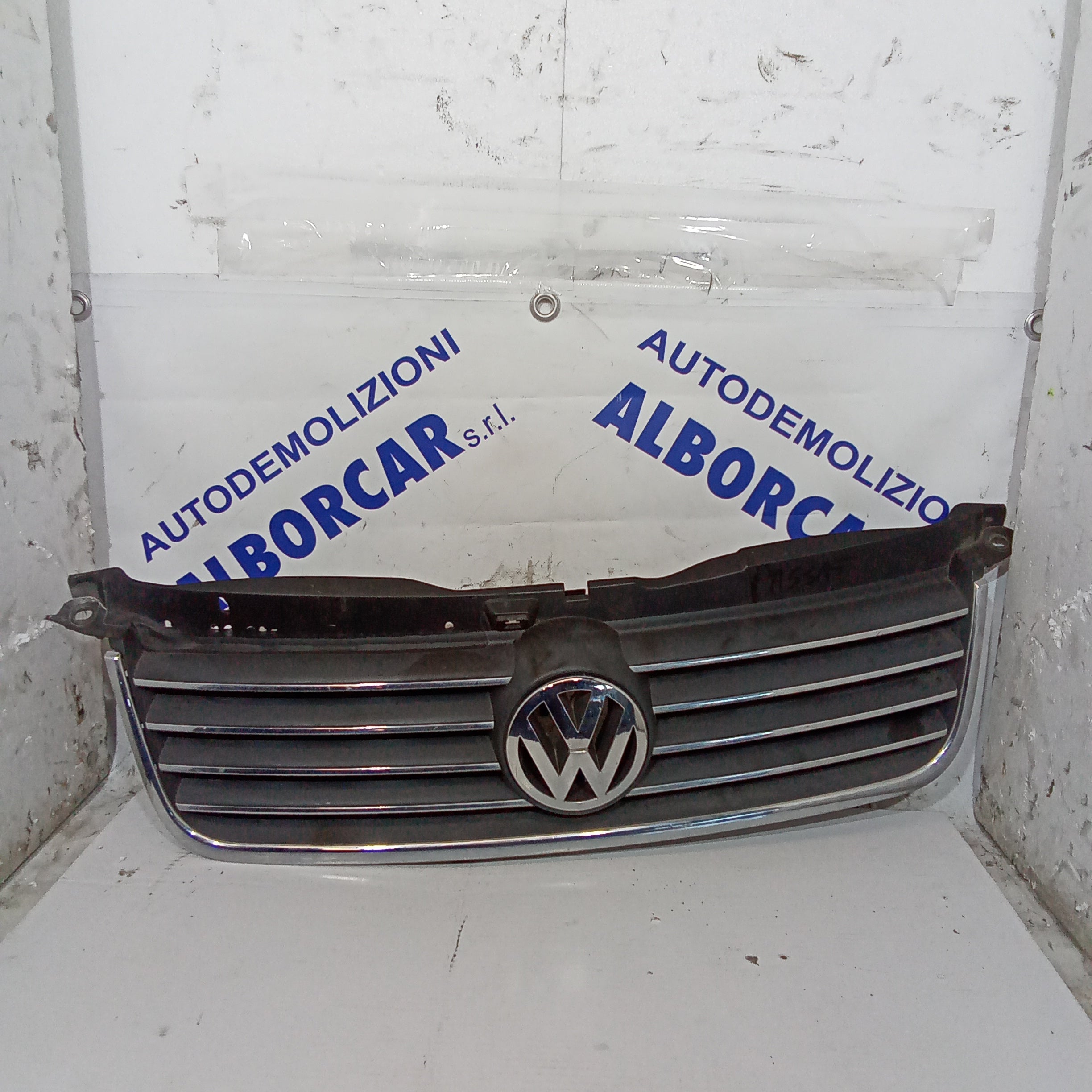 mascherina griglia frontale volkswagen passat 2.0tdi anno 2005