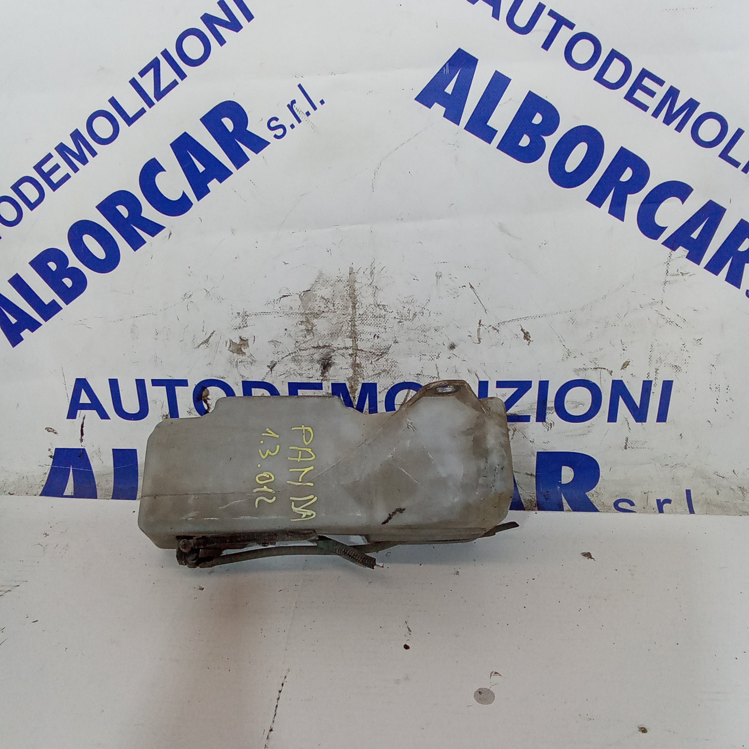 Vaschetta acqua tergicristalli fiat panda 1.3 mjt anno 2012