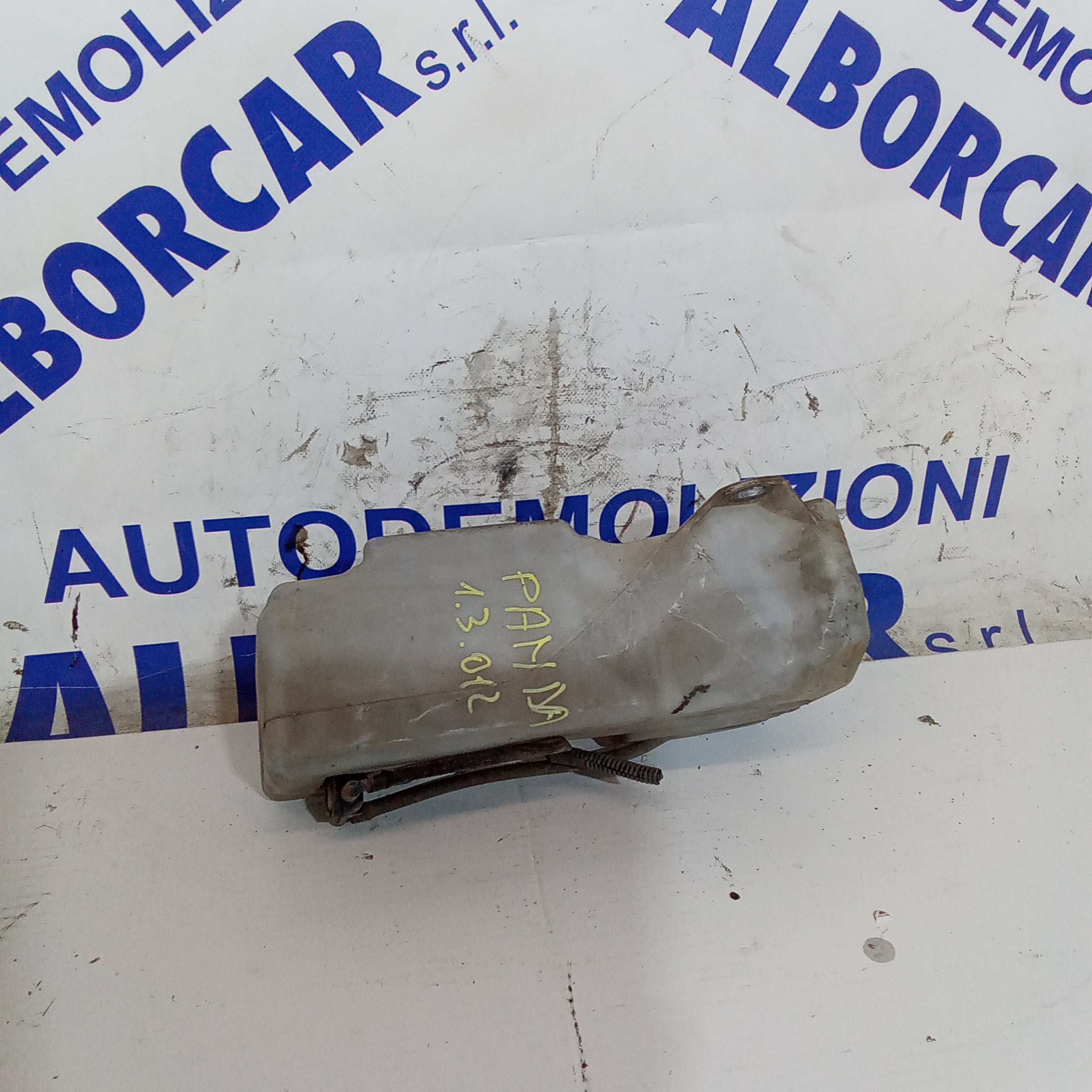 Vaschetta acqua tergicristalli fiat panda 1.3 mjt anno 2012
