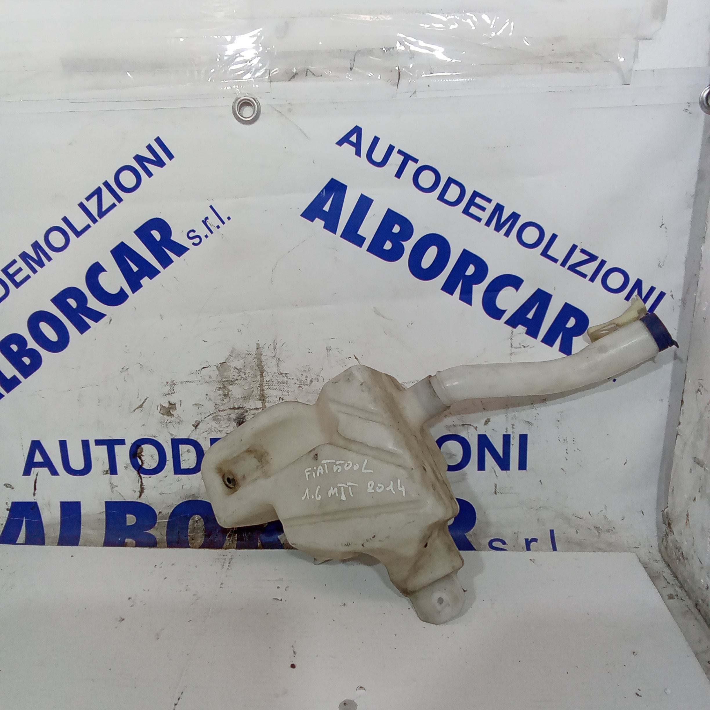 Vaschetta acqua tergicristallo fiat 500L anno 2017