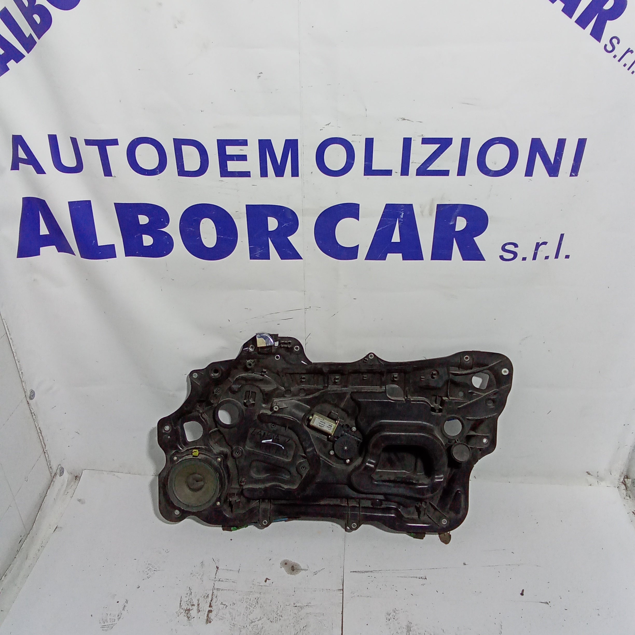 alzavetro (completo) sportello anteriore destro  lancia y anno 2011