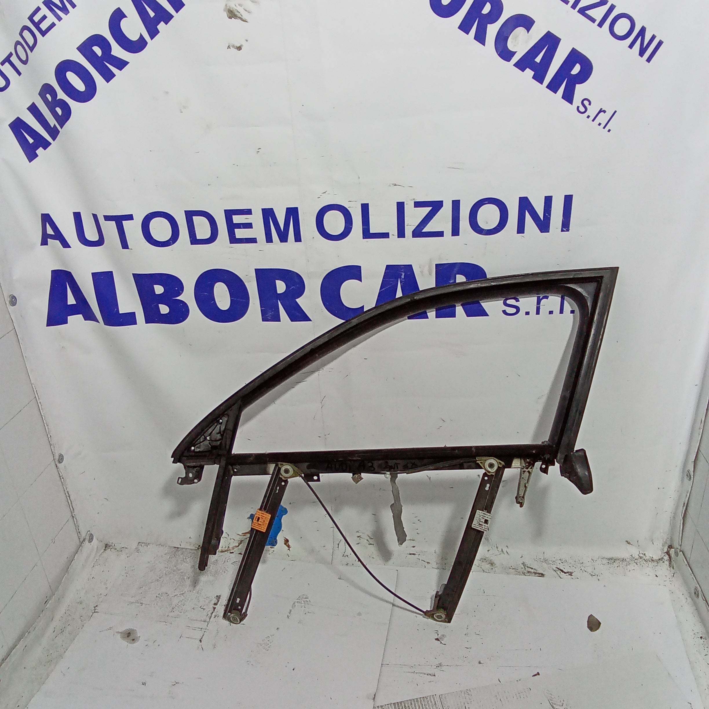 Alzavetro anteriore sinistro audi A3 anno 2005