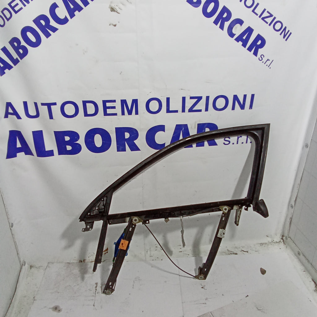 Alzavetro anteriore sinistro audi A3 anno 2005