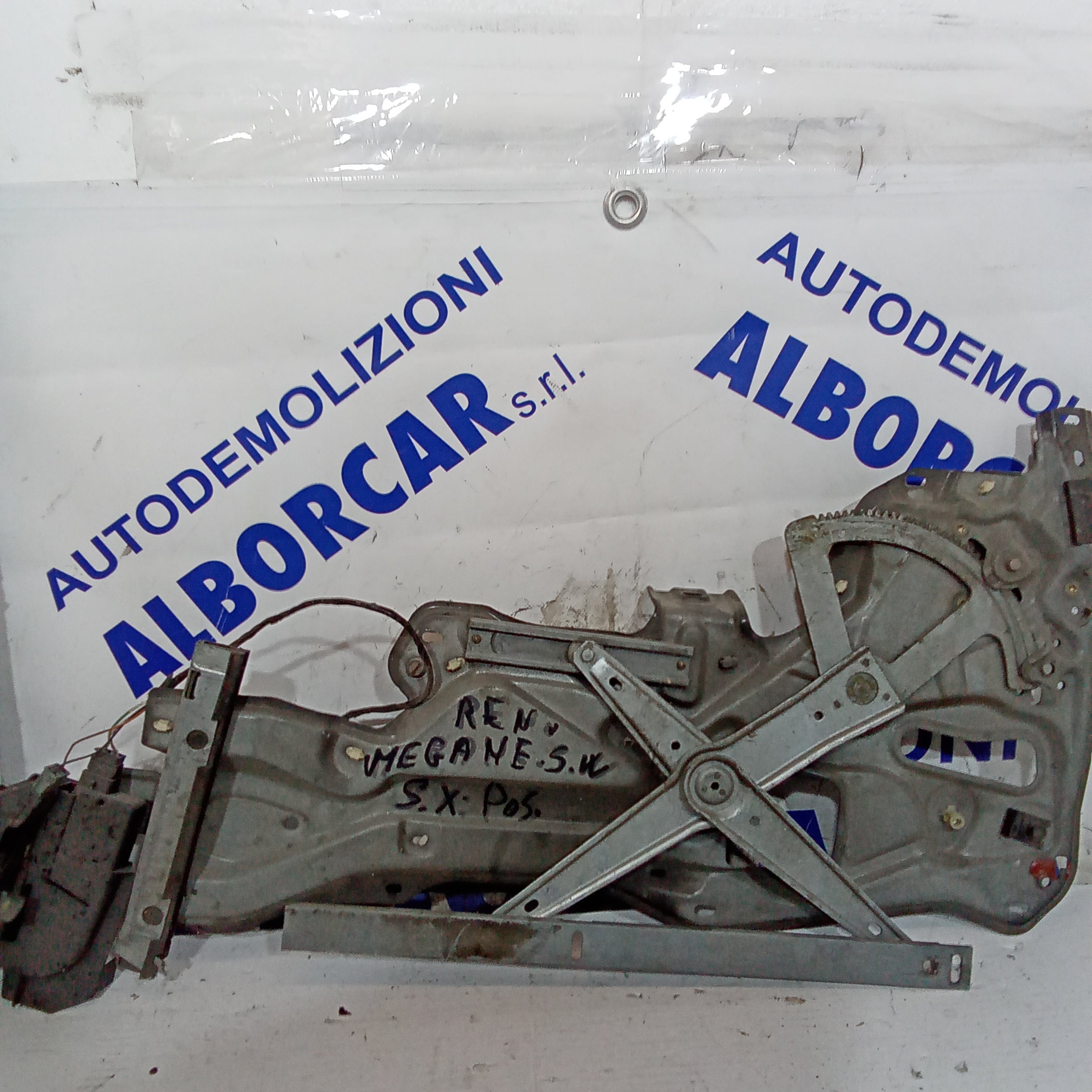 Alzavetro posteriore sinistro renault megane s.w. anno 2004