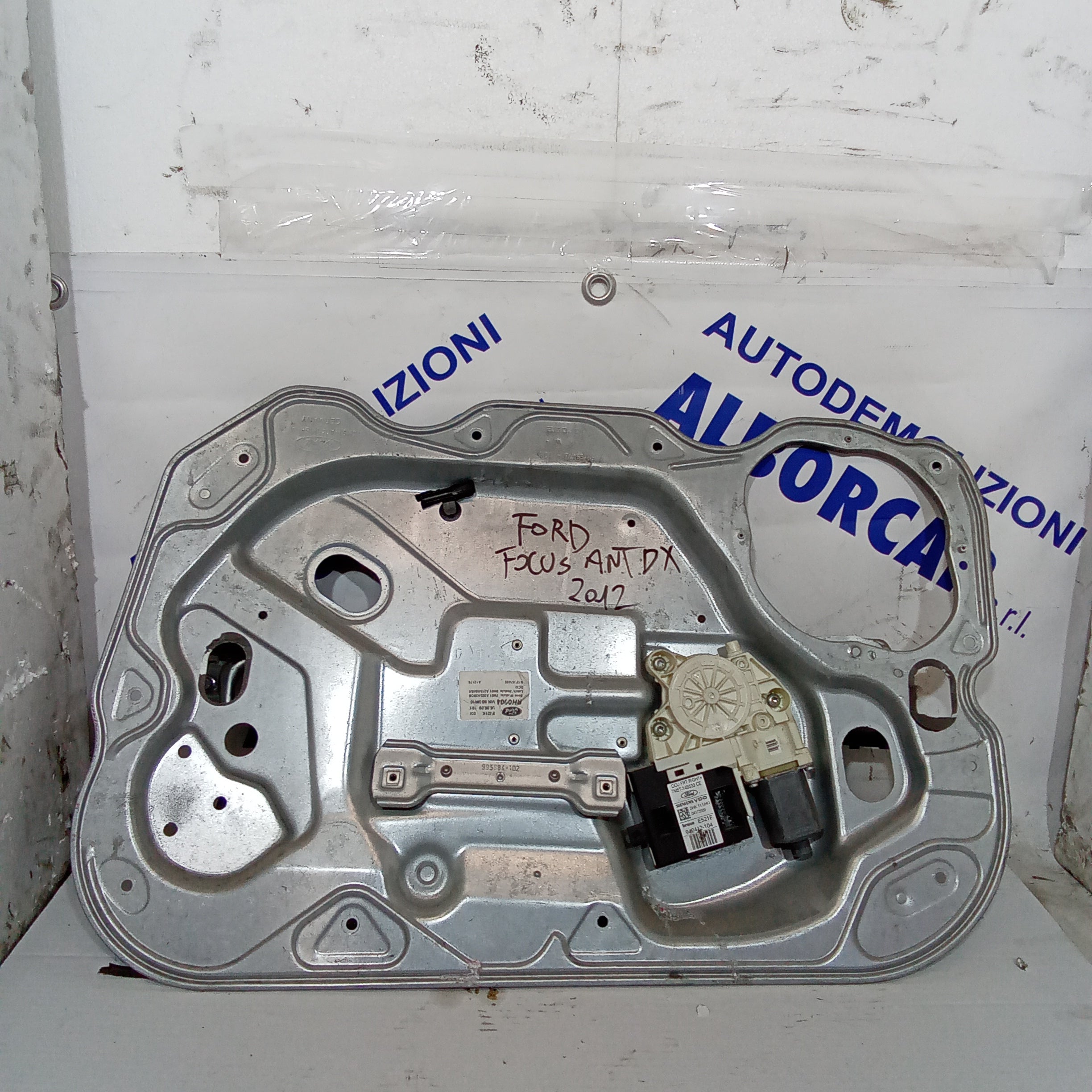 alzavetro (completo) sportello anteriore destro  ford focus 1.8 tdci anno 2012
