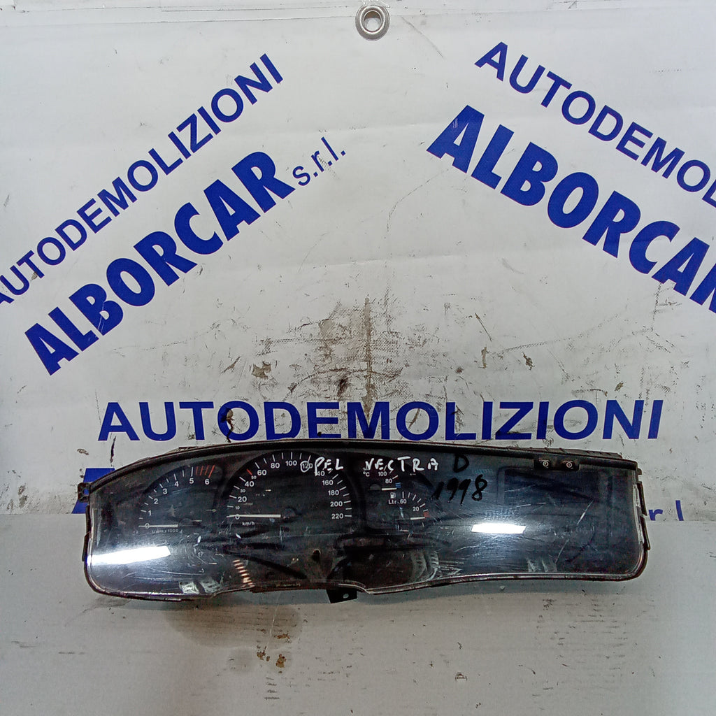 quadro strumenti contachilometri Opel vectra 2.0 diesel anno 1998 codice 88481688